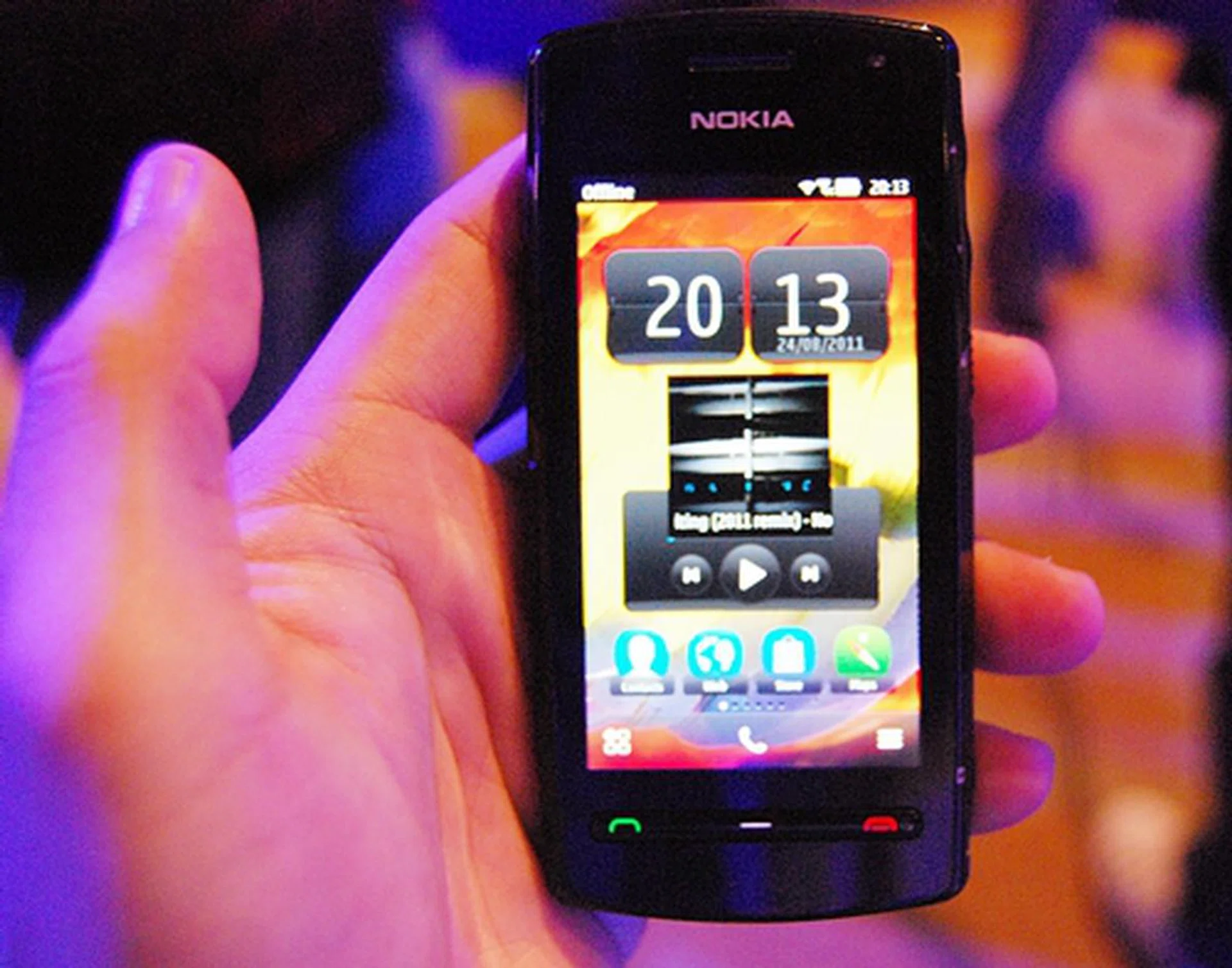 Estimated to be priced at USD260, the Nokia 600 is the most affordable Symbian Belle phone. For its price, you get a decent smartphone. We guess it will be a hit with teens.