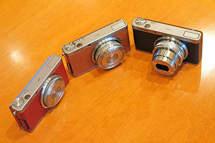 The camera has three states, Portable (left), Standby (center) and Shooting (right).
