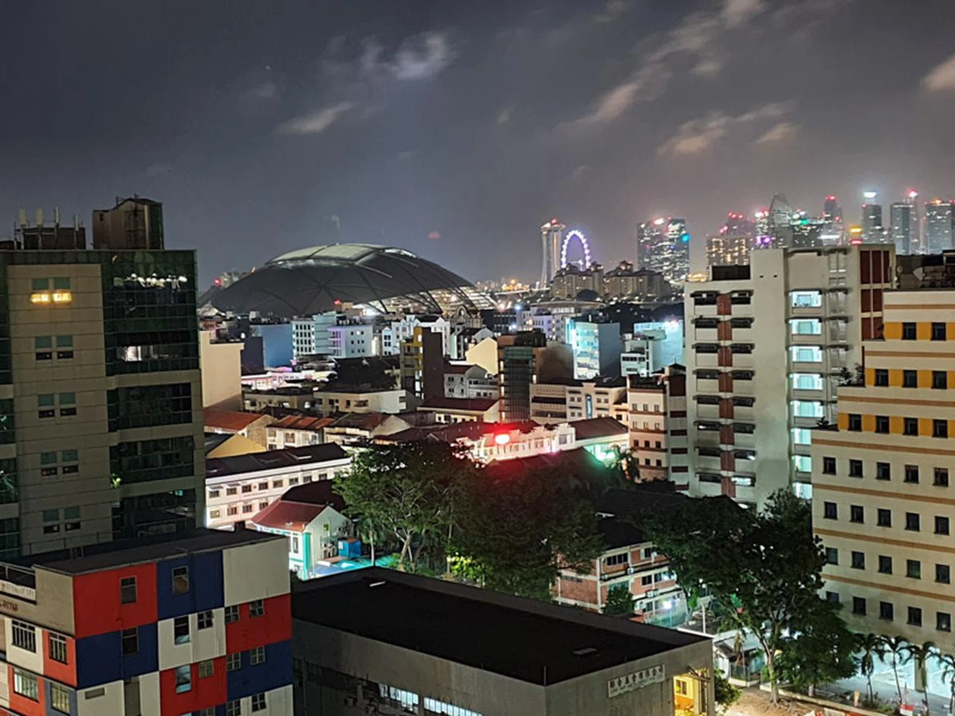 Galaxy Note10 night capture in night mode. (Click for full resolution image)