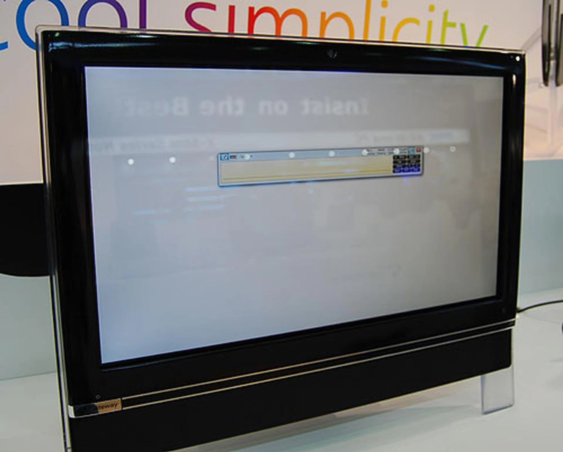 In case you forgot, Acer now owns Gateway and the brand too has a comparable and rather similar All-in-one PC in the wings. 