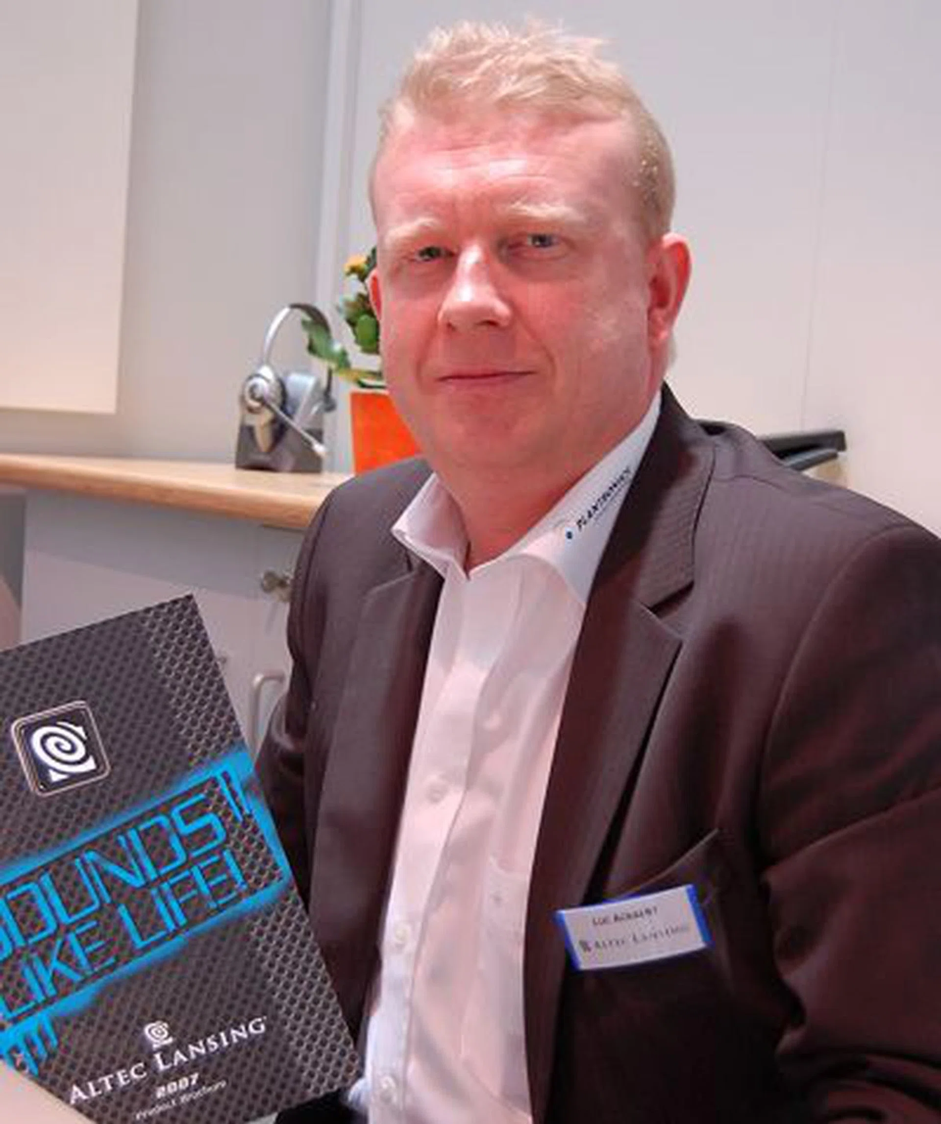  We had the pleasure of being briefed by Luc Ackaert, EMEA Marketing Director of Altec Lansing. With the move towards more home-centric products (and in a way re-entering the market where the company once focused), he explained that Altec Lansing will be modifying its end-user sales model to encompass demo rooms and the likes to better educate and convince the masses of its lineup. This will take some time to kick into effect but they understand that it is an important link to consumers and they can't rely solely on the traditional method of just flooding retail channels with their products.  