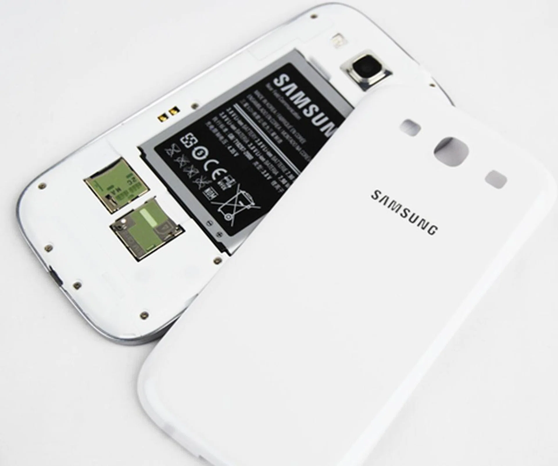 Hyperglazed! Without going into too many technicalities, this marketing term essentially means that there's an extra layer of see-through plastic on top of the the Samsung Galaxy S III's plastic coating. To add on, you will be needing a micro SIM card. MicroSD card memory expansion is supported up to 64GB, which means plenty of space for multimedia and apps.