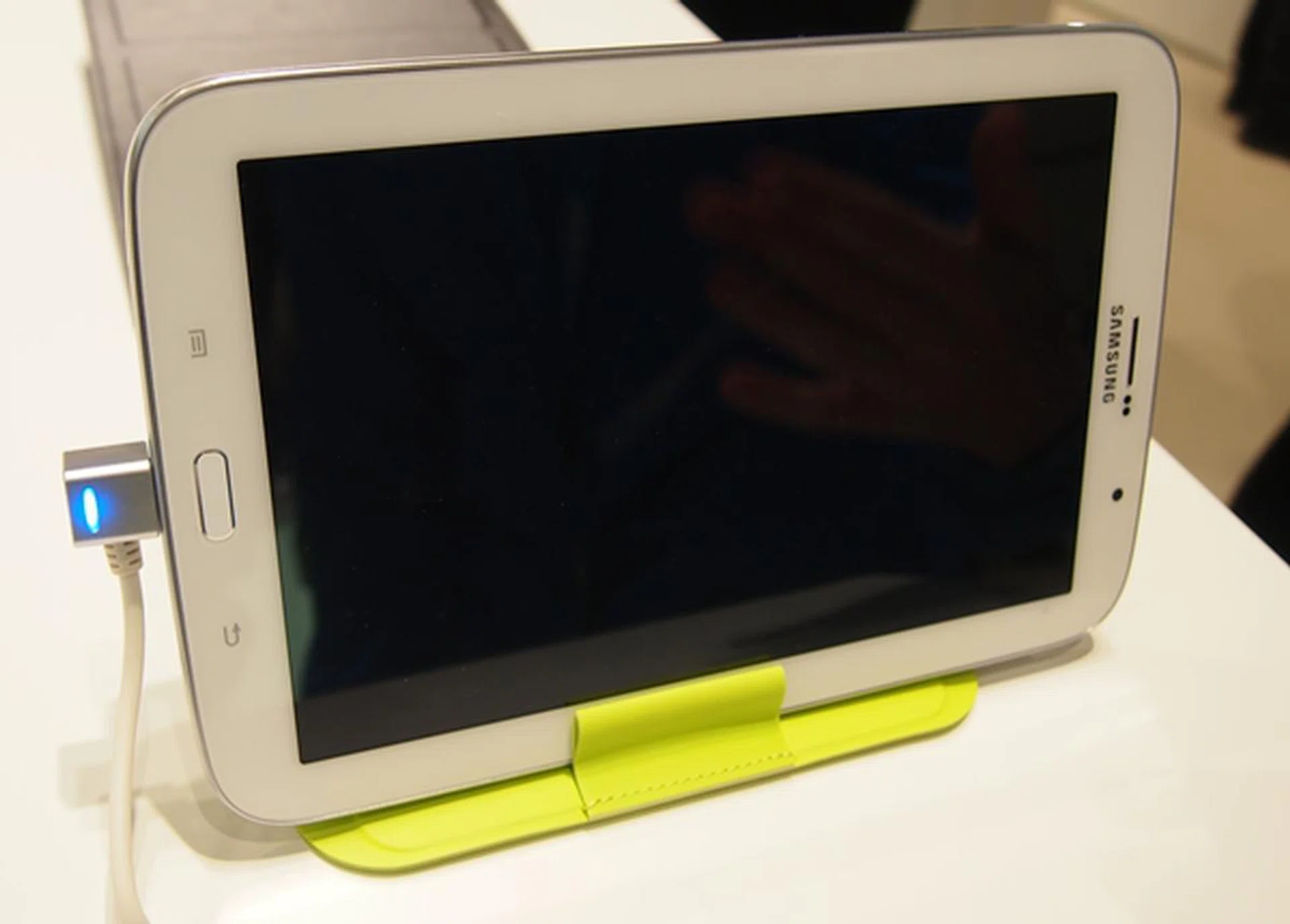 The Samsung Galaxy Note 8.0 in landscape mode.