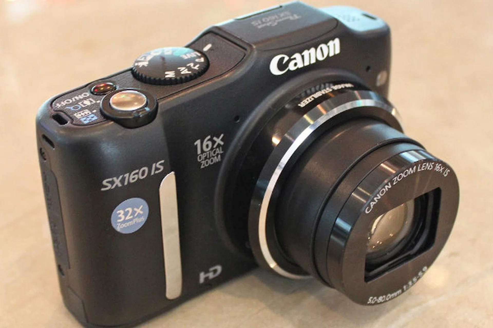 The SX160 features the most compact profile among the superzooms unveiled today.