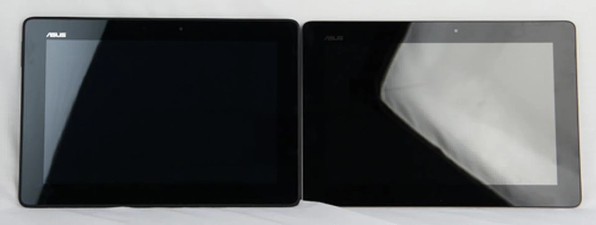 You can't actually tell the difference between the two unless you turn them on. Having a screen that is half as bright should theoretically make a difference in terms of battery life. 