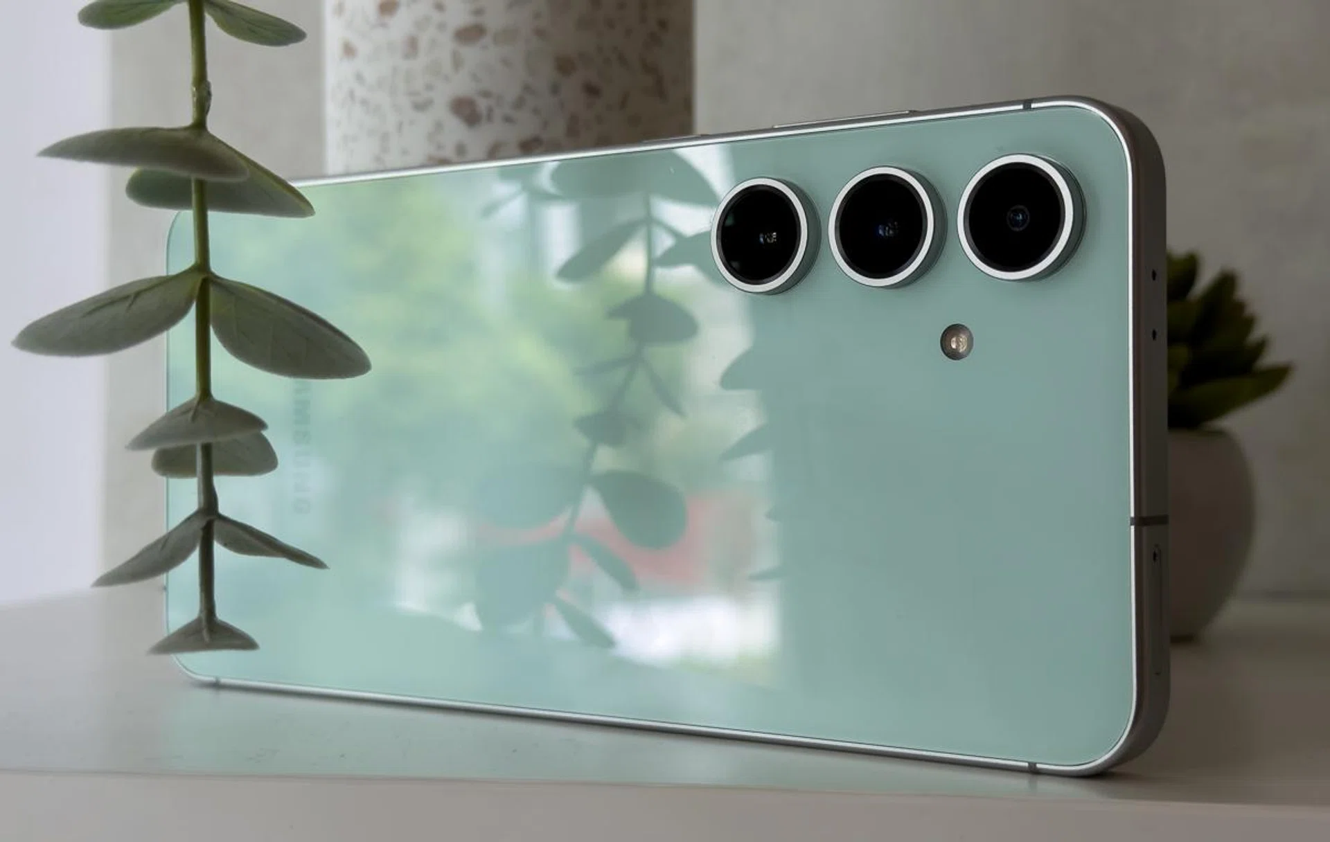 Samsung Galaxy S24 FE. Photo: HWZ.