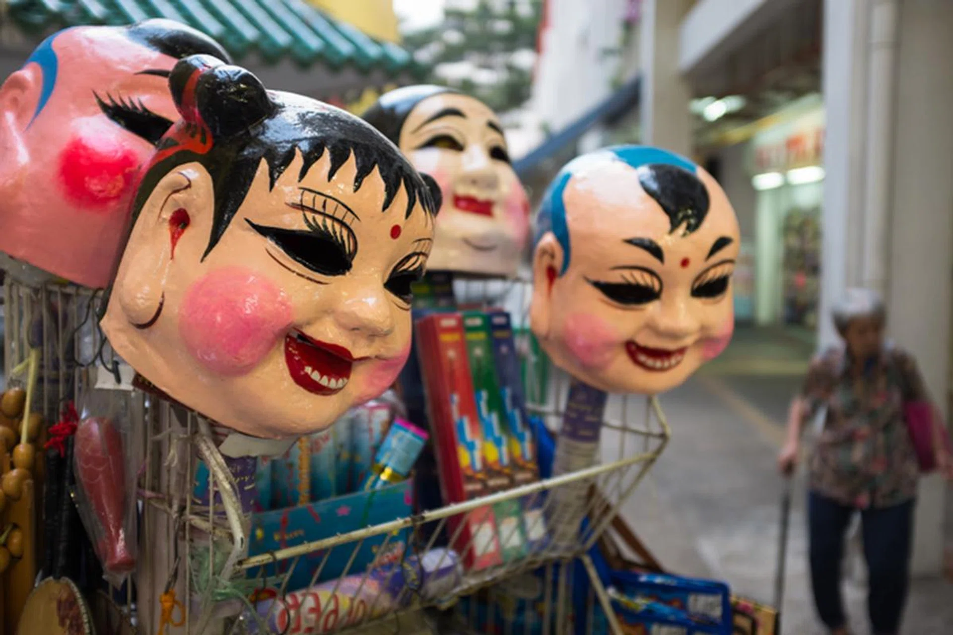 f/2 at 35mm, 1/125 sec, ISO 640.