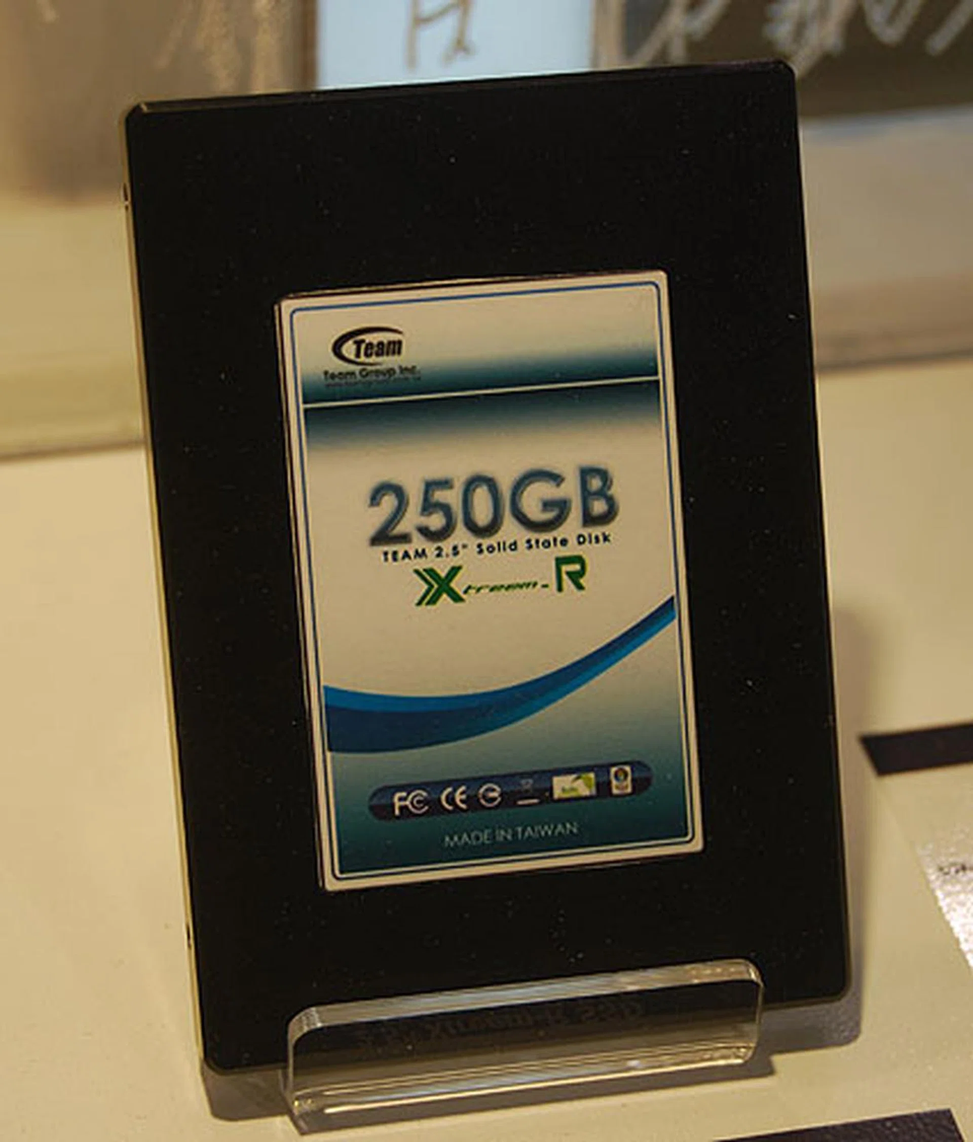  Meanwhile the Xtreem-R SSD adds RAID0 functionality to a design that's similar to the G1.  