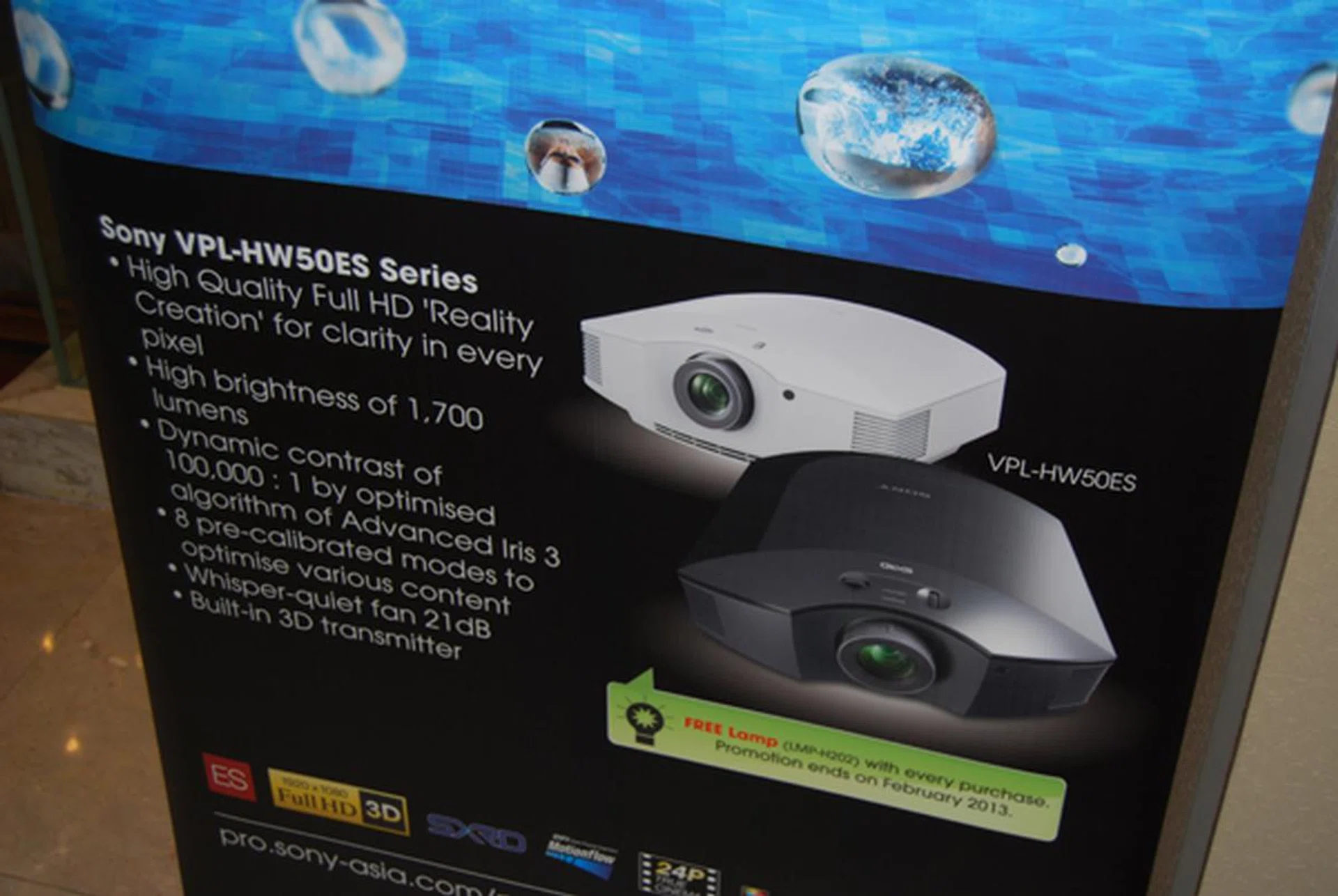 Sony has replaced the older VPL-HW30ES with the new fangled VPL-HW50ES which comes with better specs and hardware.