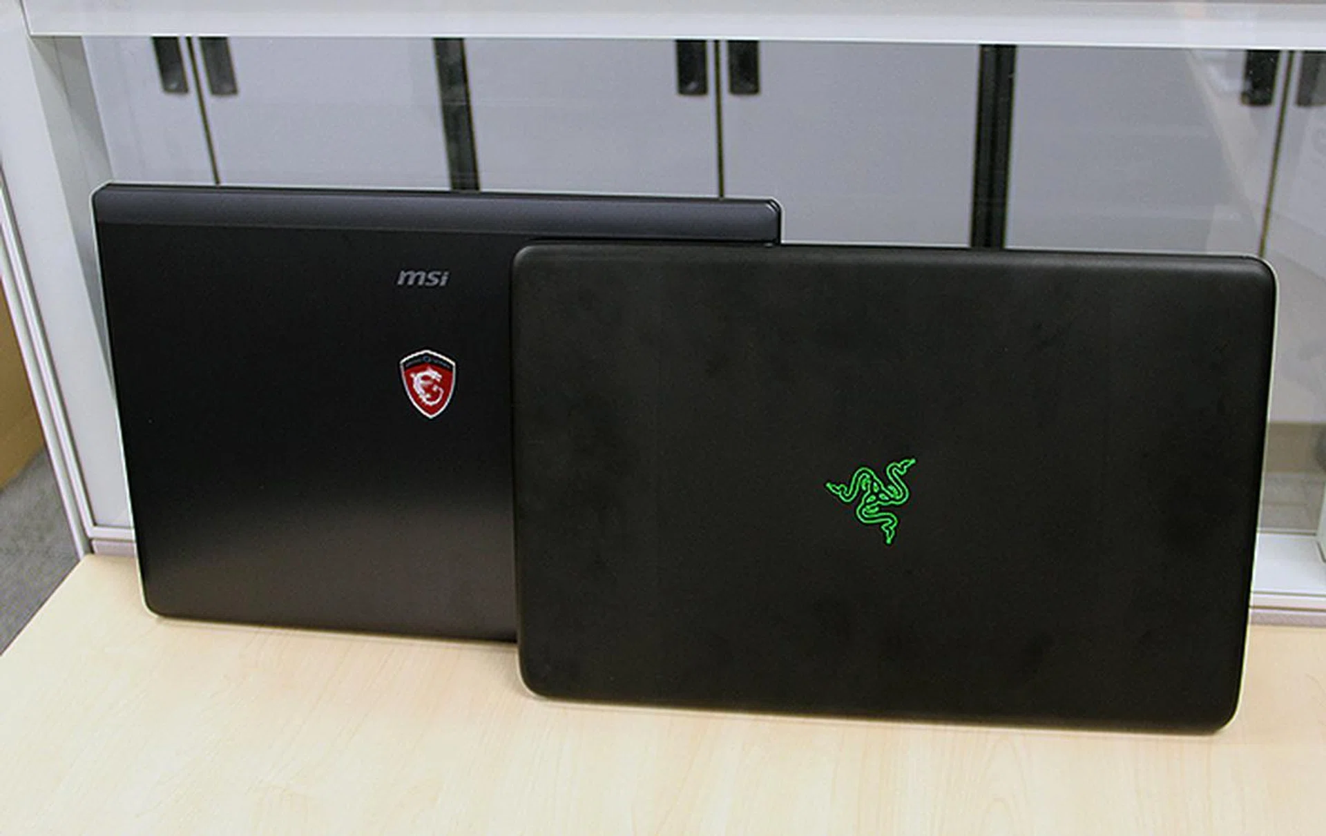 Razer faces a tough challenger to the ultra-slim and portable 17-inch gaming notebook segment in the form of the MSI GS70 Stealth. The latter is significantly cheaper and has better features.
