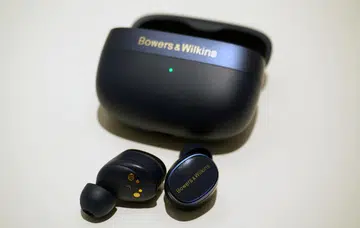 These are the Bowers & Wilkins Pi8 in Midnight Blue. Photo: HWZ