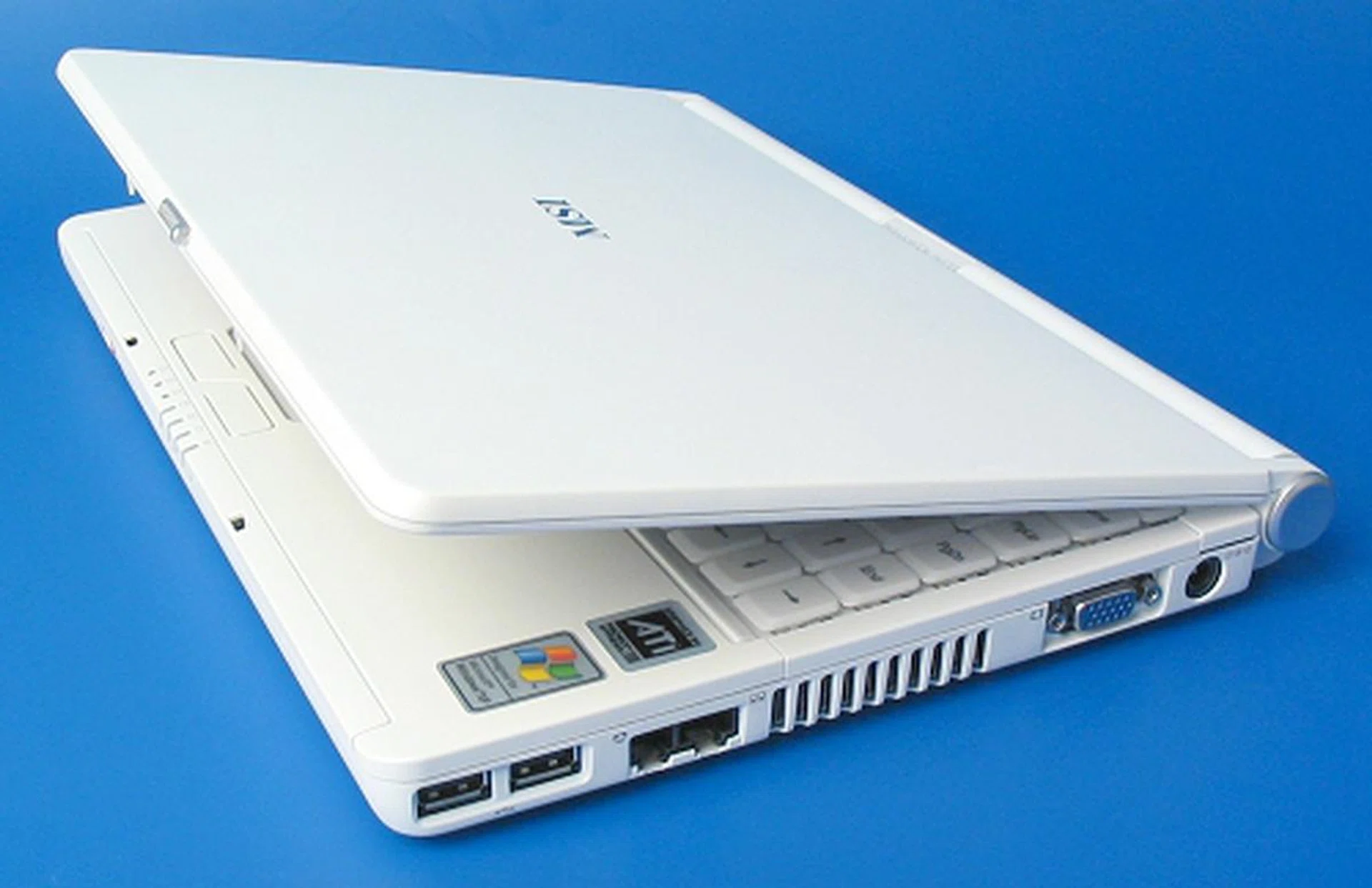 The MSI S270 was the first AMD Turion 64 notebook that we reviewed.