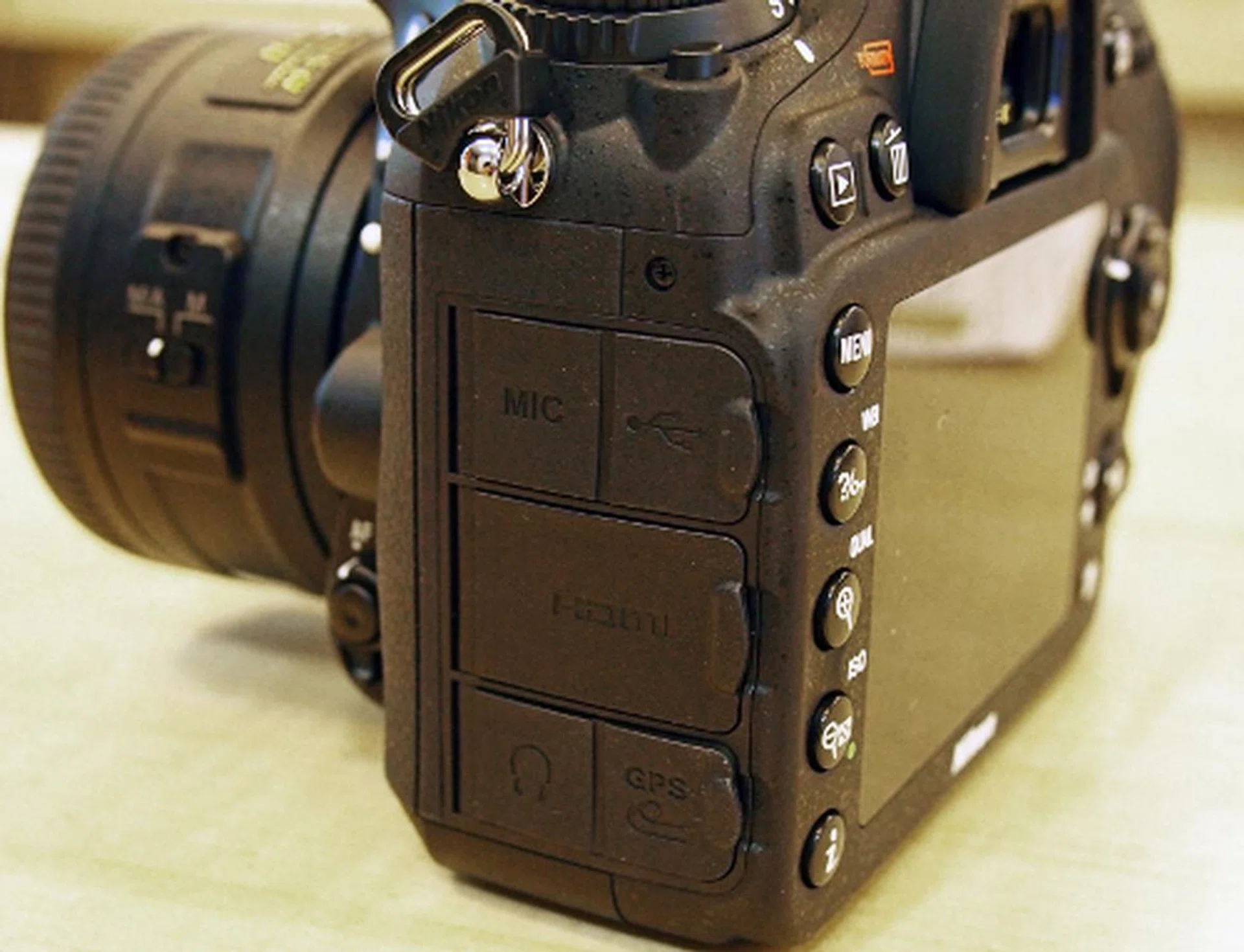 The D7100 comes with USB, HDMI, microphone, GPS and earphone sockets that are all well sealed behind rubber flaps.