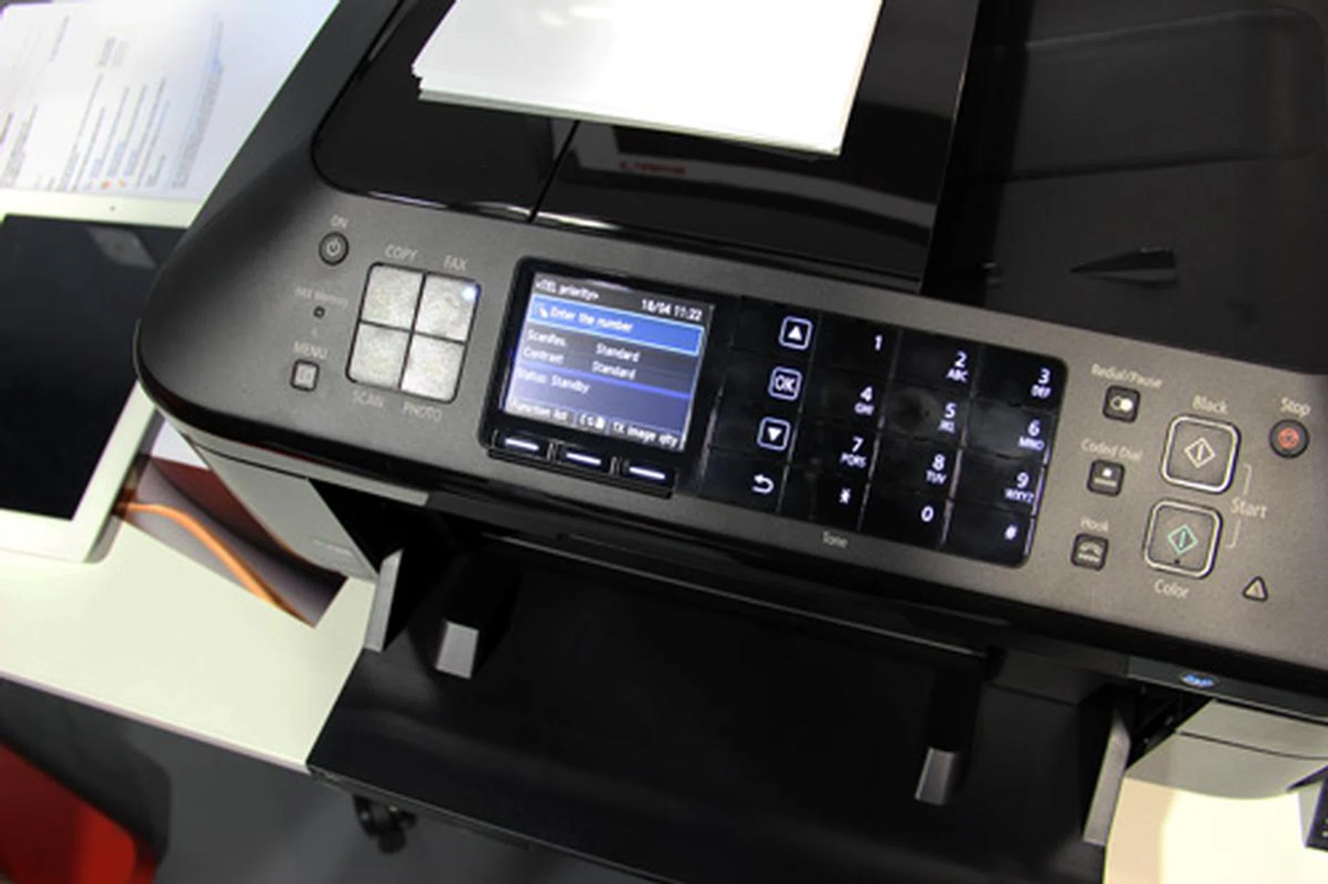 When the printer is in fax mode, the numeric keypad is displayed