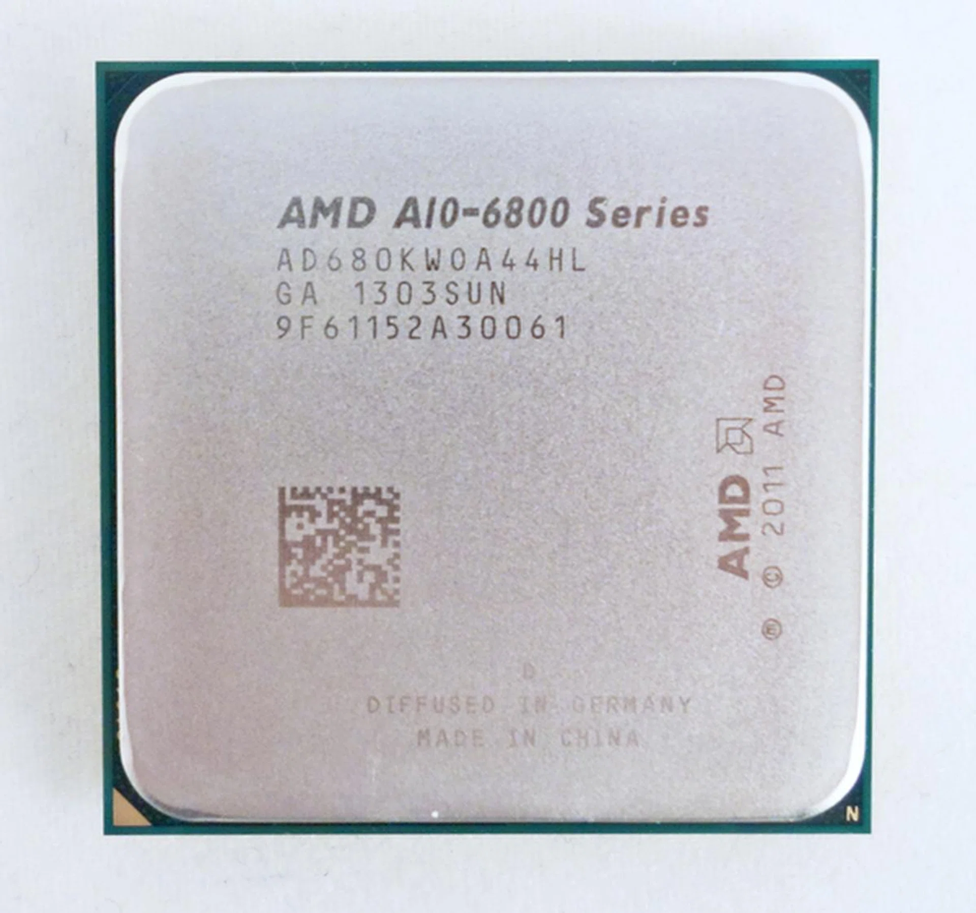 The latest Richland APU from AMD, in the form of the A10-6800K. Its Radeon HD 8670D graphics core is clocked at 866MHz.