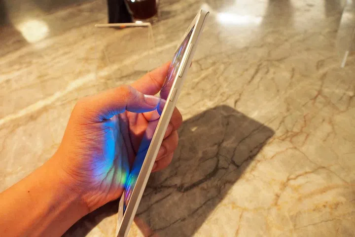Size profile of the Xiaomi Mi Note.