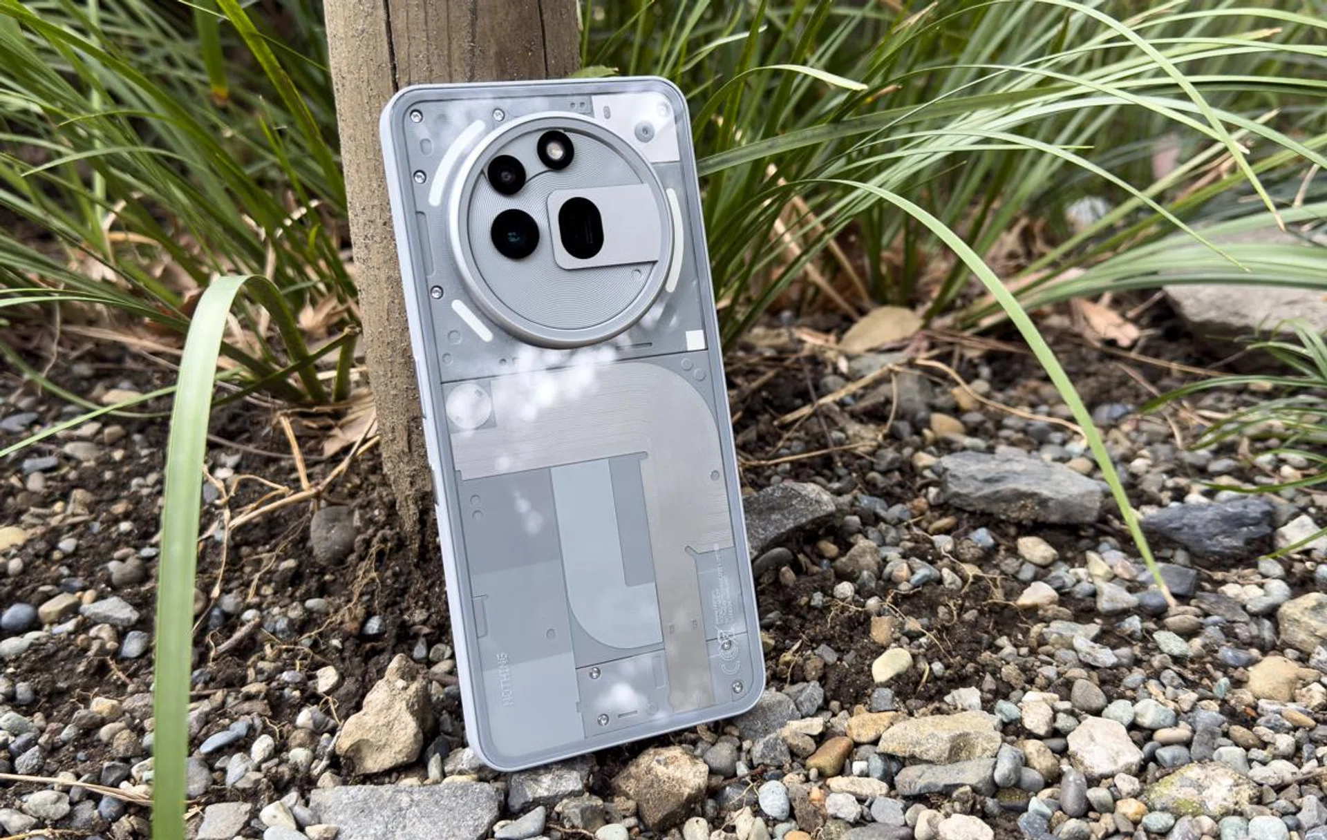 Nothing Phone (3a) Pro. Photo: HWZ.