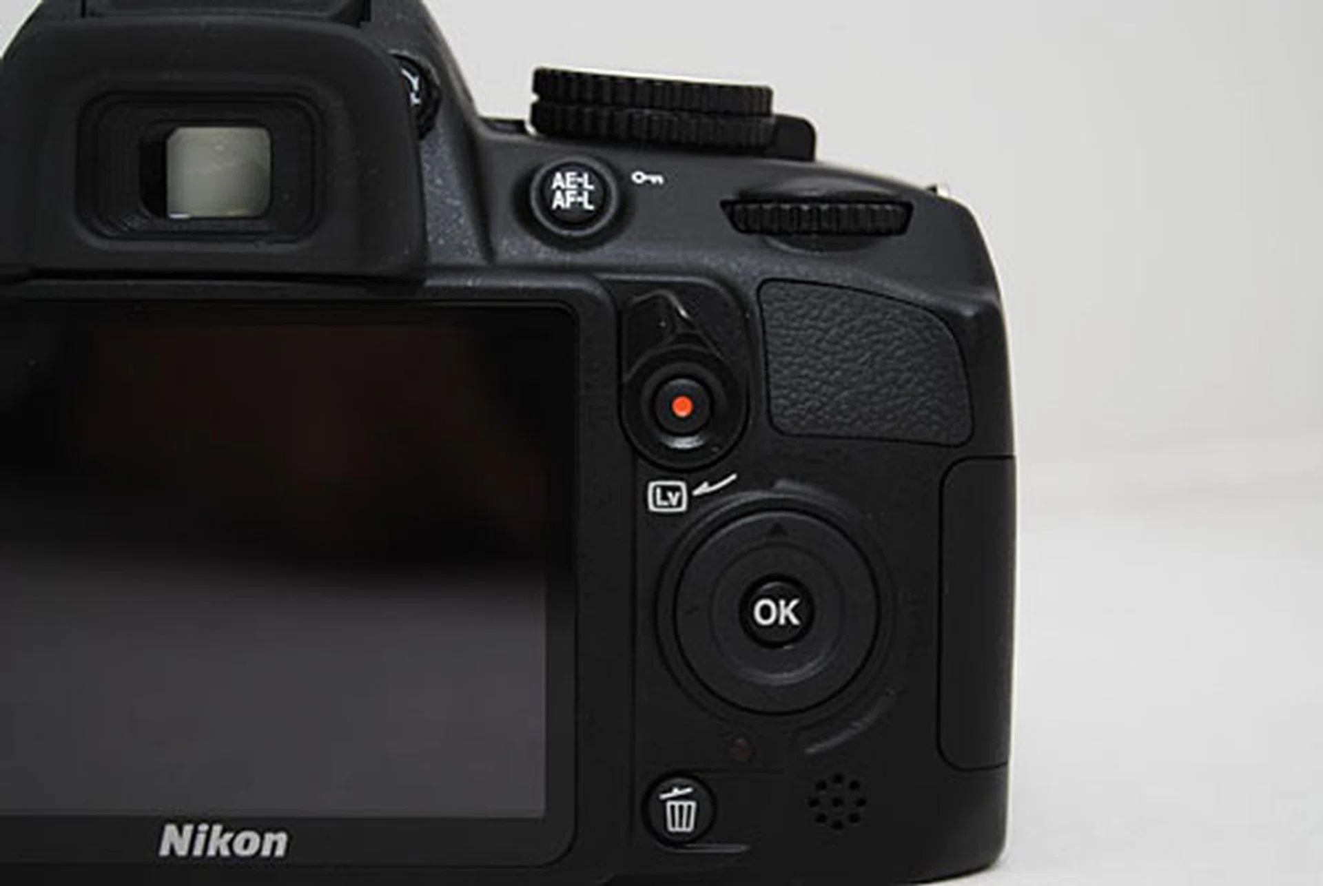 A lever has been added to the side of the LCD which activates Live View, and the dedicated video record button in orange makes it easy to shoot video.