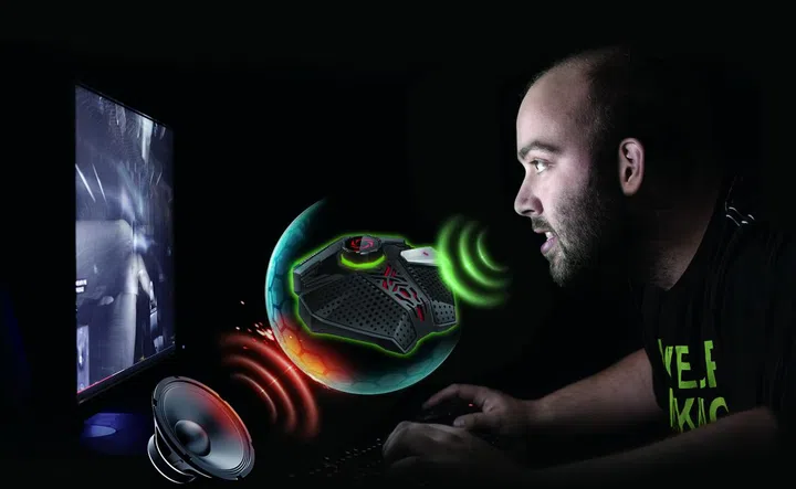Using DSP, the dedicated microphone can eliminate background noise from speakers while emphasizing on the user's in-game communication.