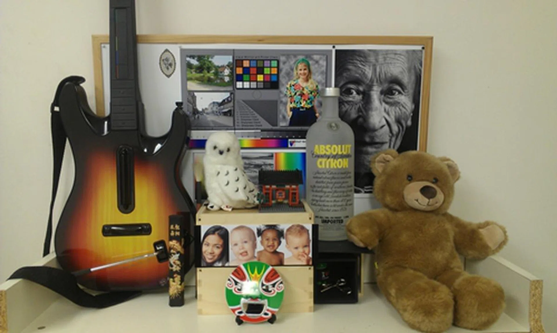 We were amazed by the huge improvement in the imaging quality. Color saturation is rich with minimal levels of noise, and the camera managed to capture sharp details. Kudos to the HTC team for doing a great job!