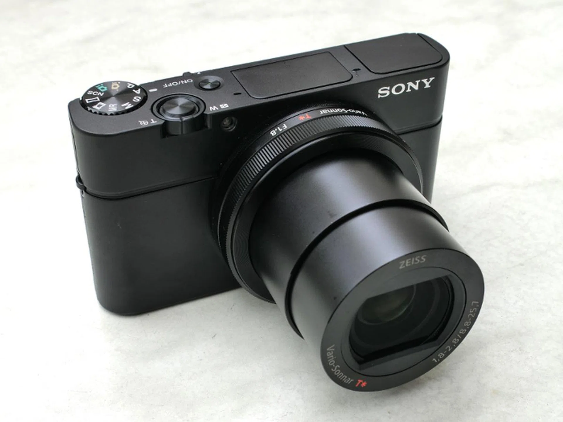 So how will the RX100 III fare? Hang on tight for the upcoming review!