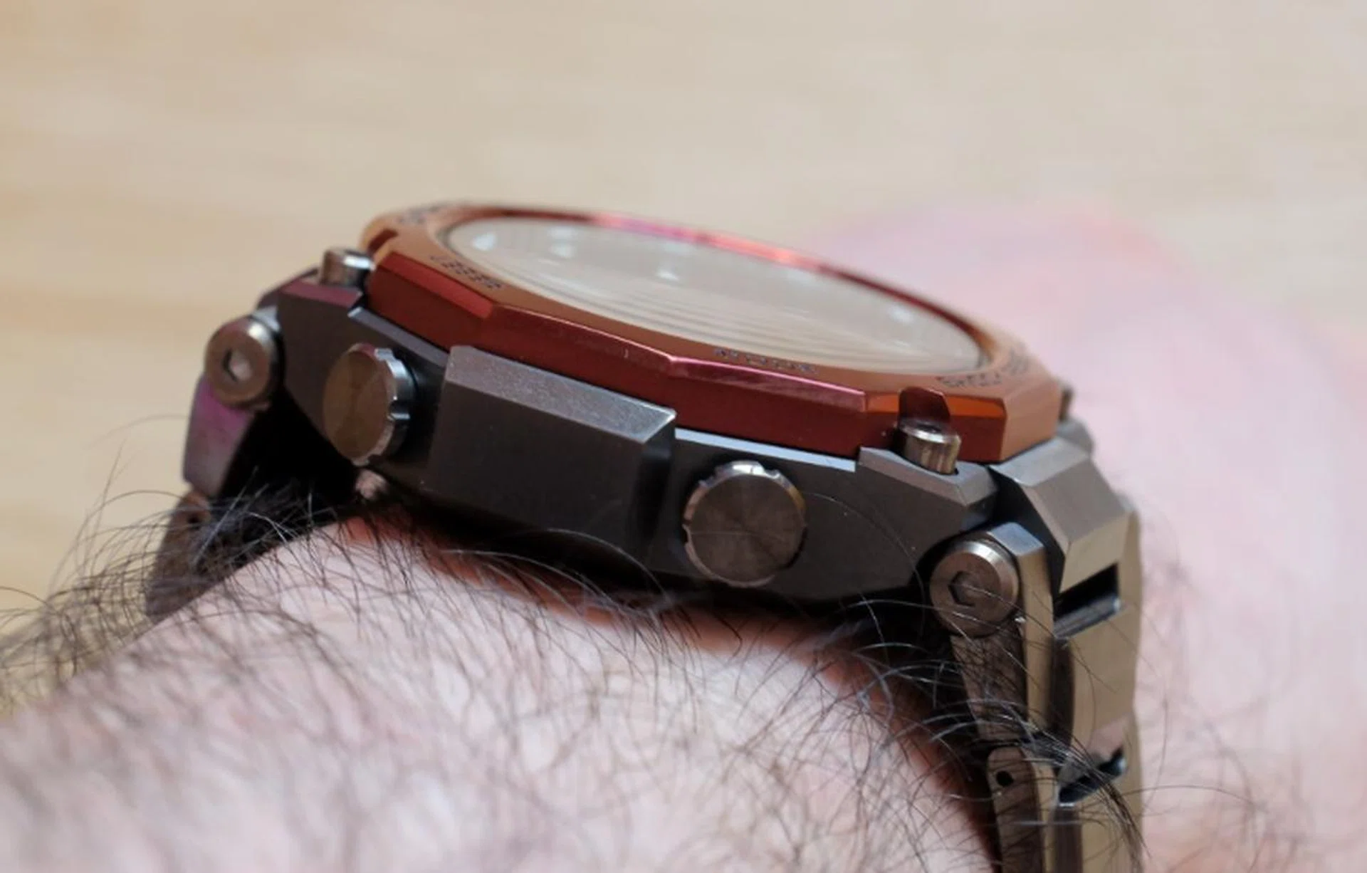 The way the bracelet drapes makes the MTG-B2000 sit closer to the wrist.