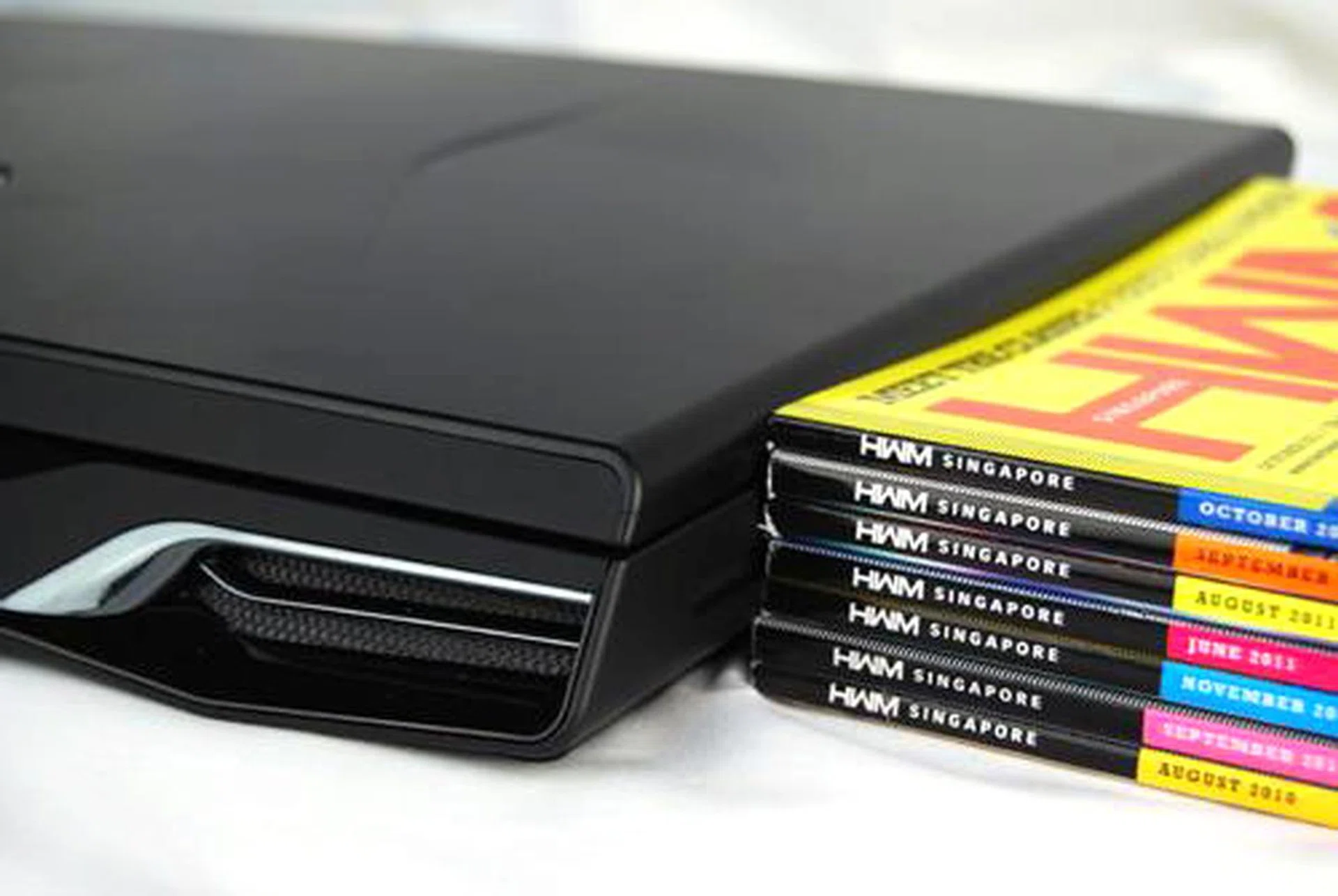 The Dell Alienware M17X R3 has a staggering weight of over 5kg and is thicker than seven HWM editions!