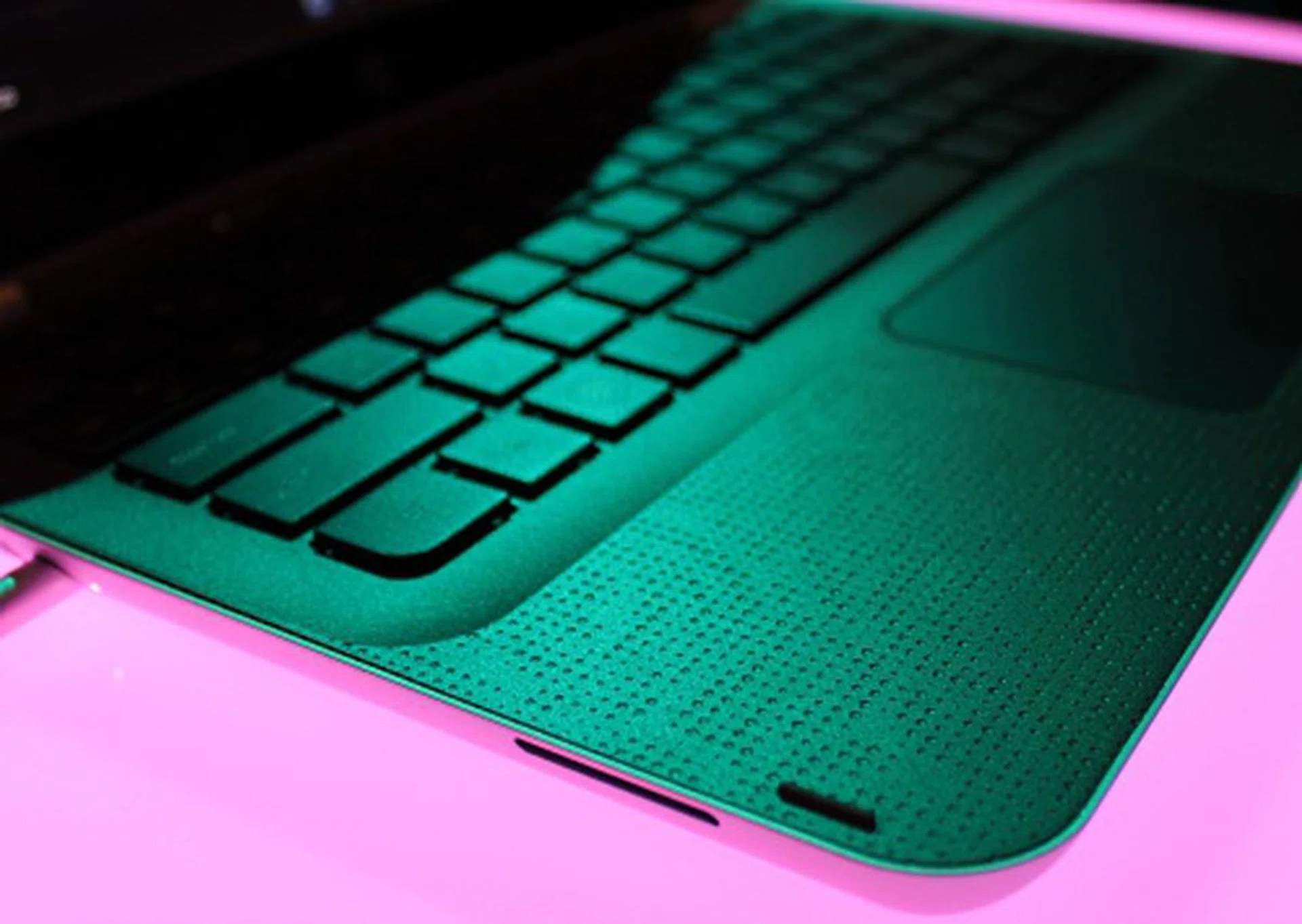 A close up of the metal etchings on the palm rest. The ENVY has a chiclet-style keyboard that's so fashionable now. 