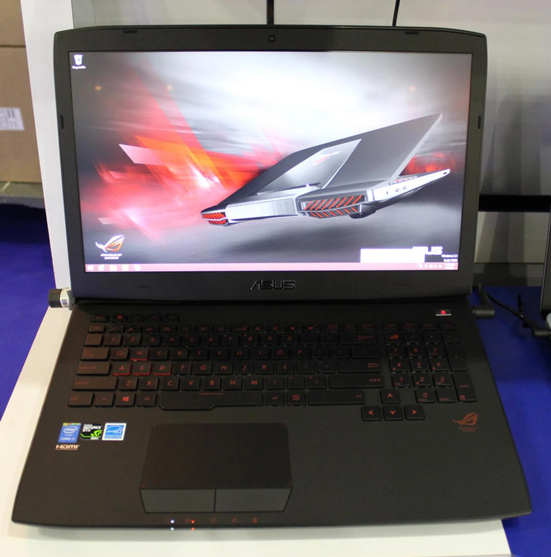 There’s a reason we keep recommending the ASUS ROG G751JT. It’s a great all round budget gaming notebook. The ROG G751JT is a 17.3-inch notebook with an LCD Full HD (1920 x 1080), Intel Core i7-4720HQ(2.6GHz, 6MB cache), NVIDIA GeForce GTX 970M(3GB VRAM), 8GB RAM,  1TB hybrid HDD, Blu-Ray writer and running Windows 8.1. It’s down to $1,998 (U.P. $2,198).