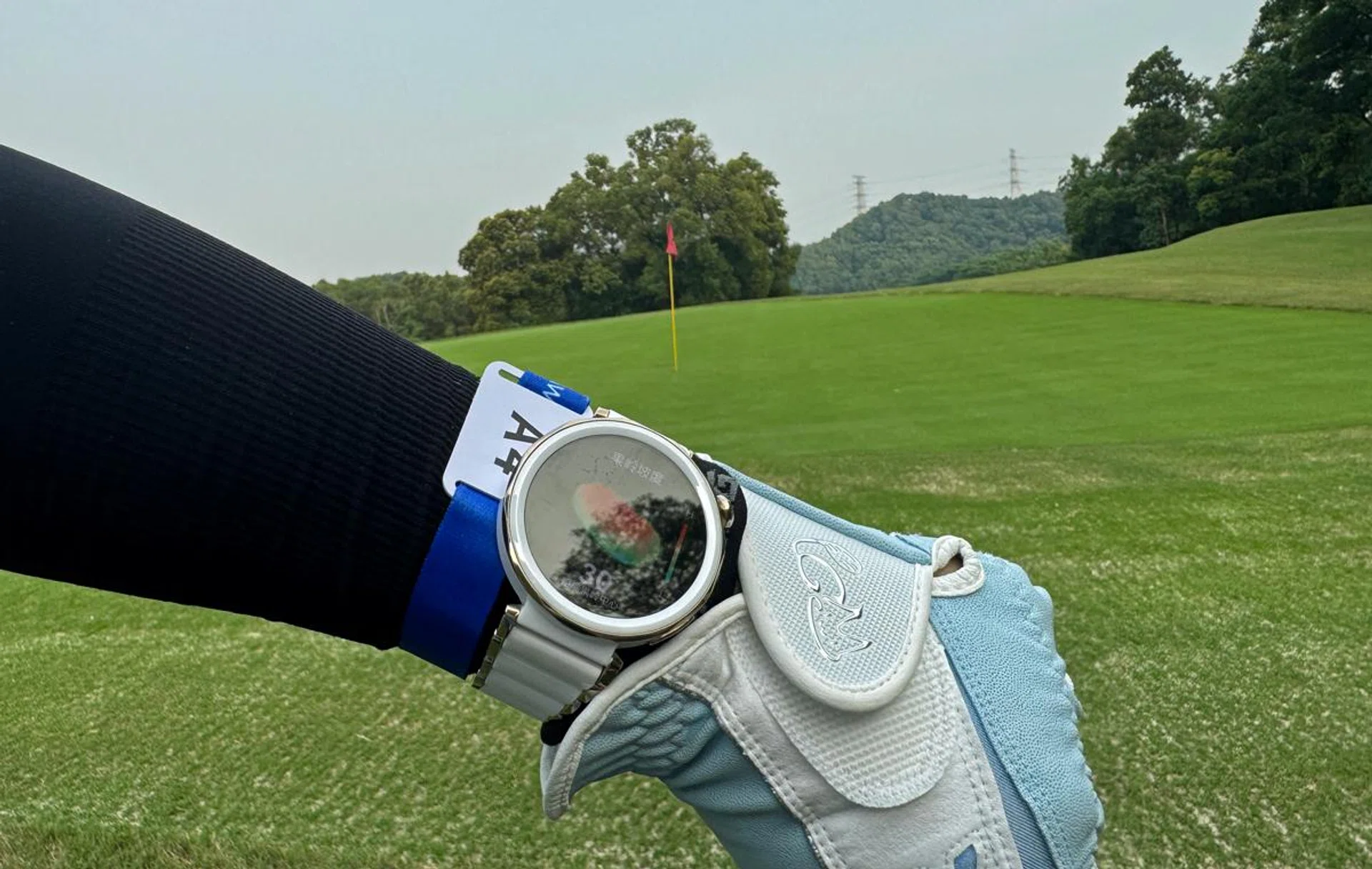 Example of the real-time putting green data as the golfing instructor nears the green. Photo: HWZ.