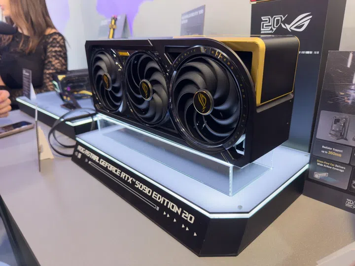 ROG Astral GeForce RTX 5090 Edition 20