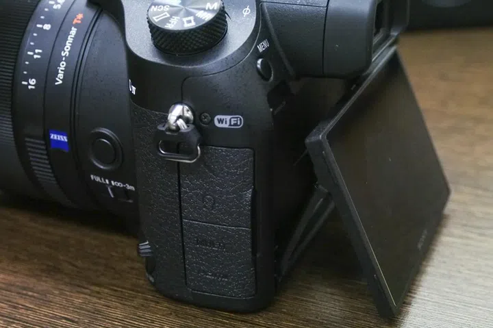 OLYMPUS DIGITAL CAMERA