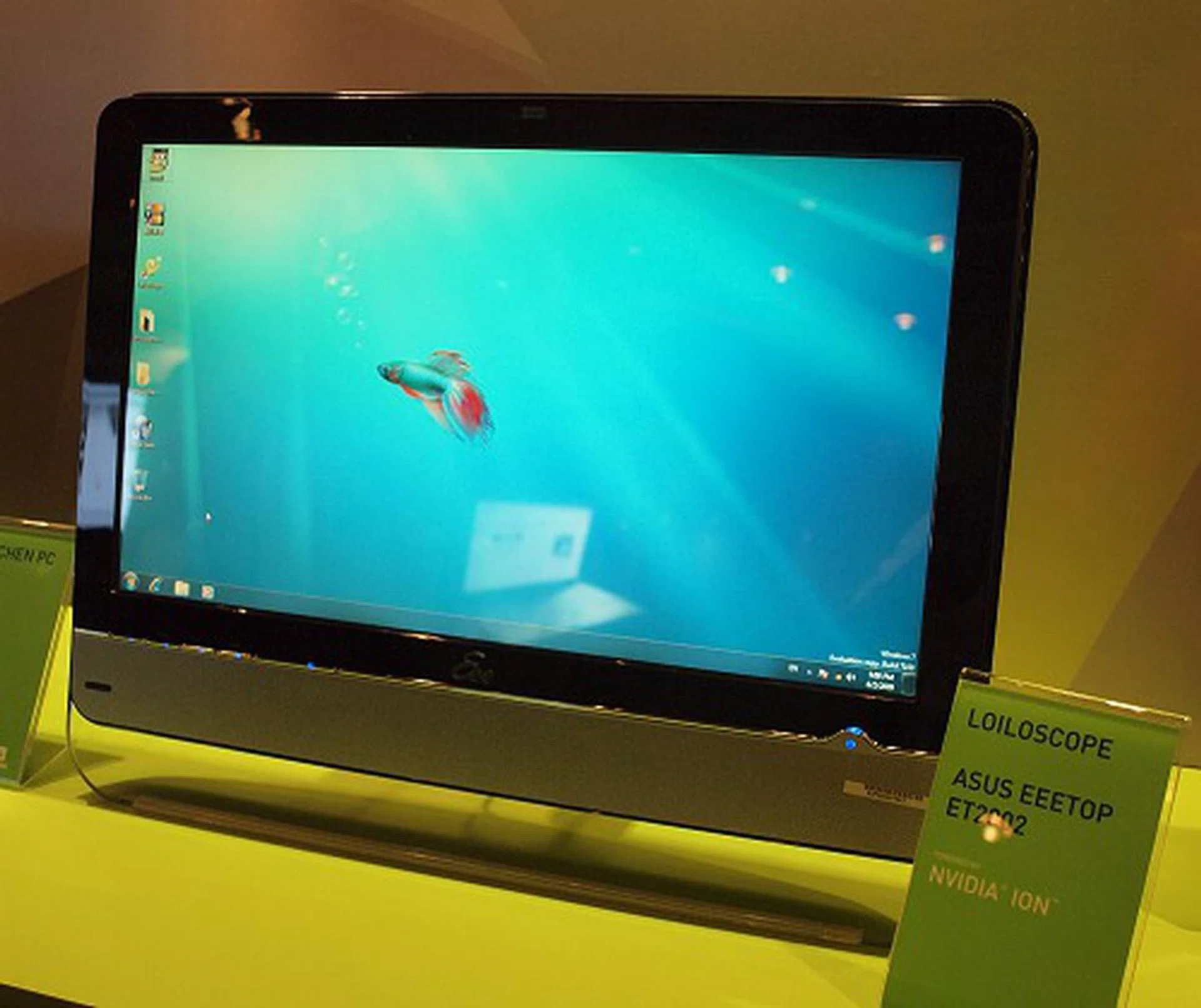 Here's a version from ASUS, the Eee Top ET2002 all-in-one machine. As its name suggests, it has a 20-inch widescreen too. With big players like ASUS and ECS committing to the Ion platform, it's quite a strong signal that that the Ion is definitely a hit.