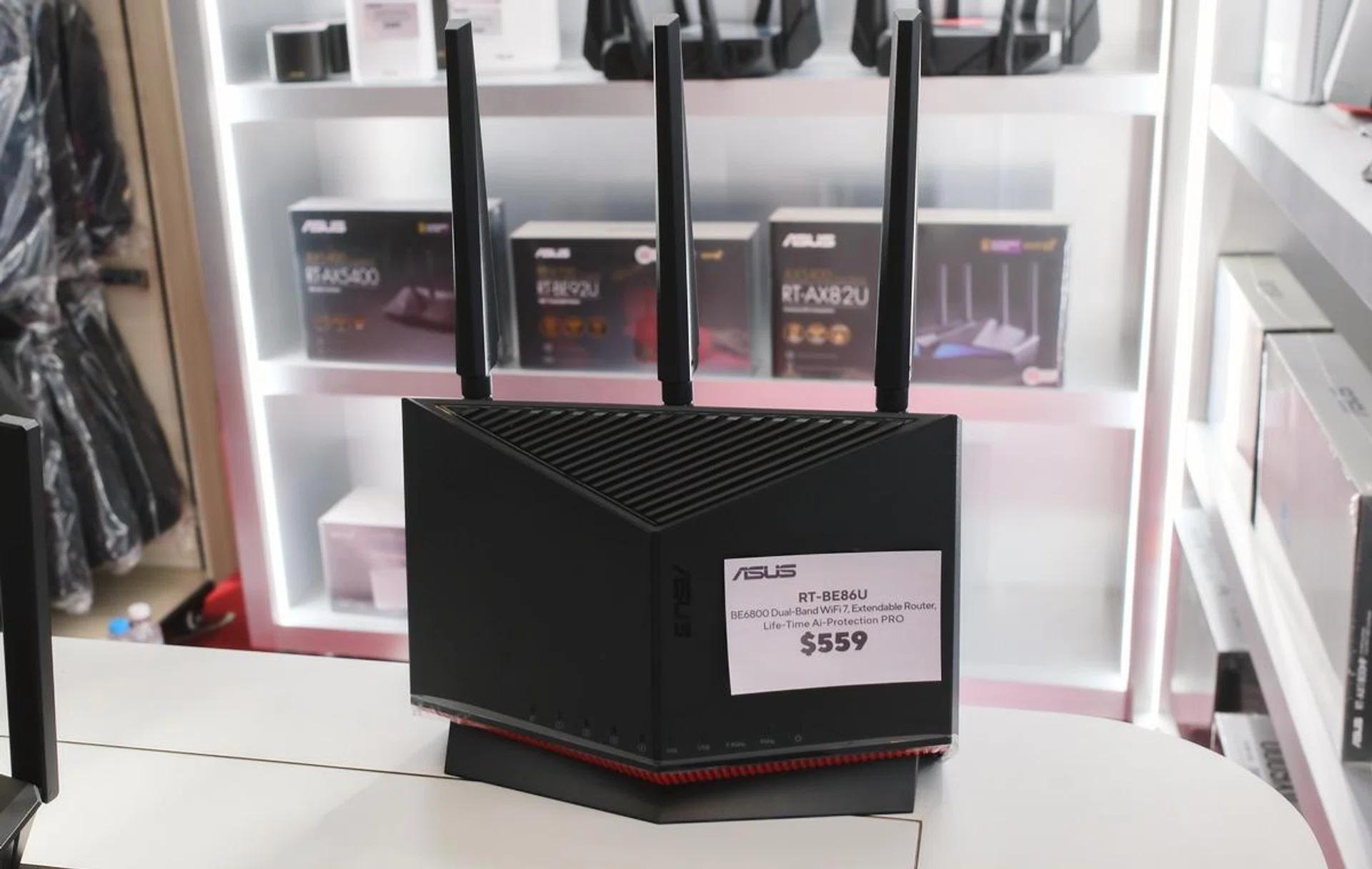ASUS RT-BE87 router. Photo: HWZ