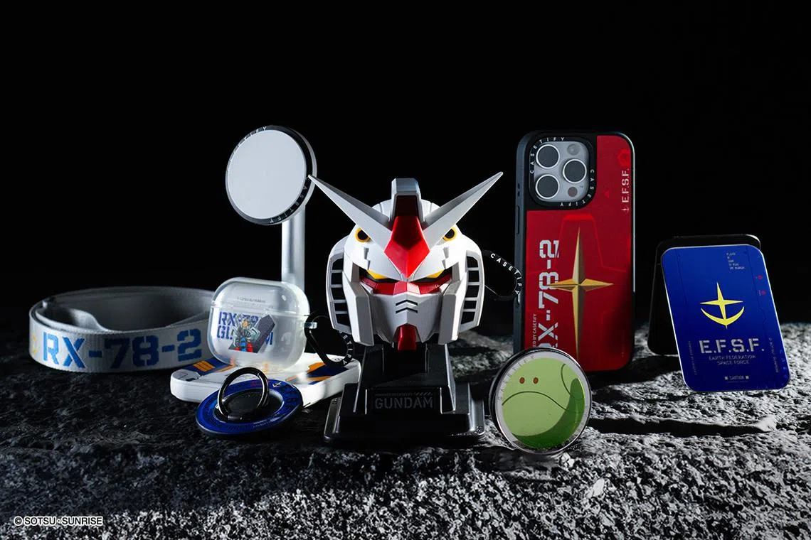 CASETiFY GUNDAM ヘッド型ケース CASETiFY ヘッド型ケース GUNDAM
