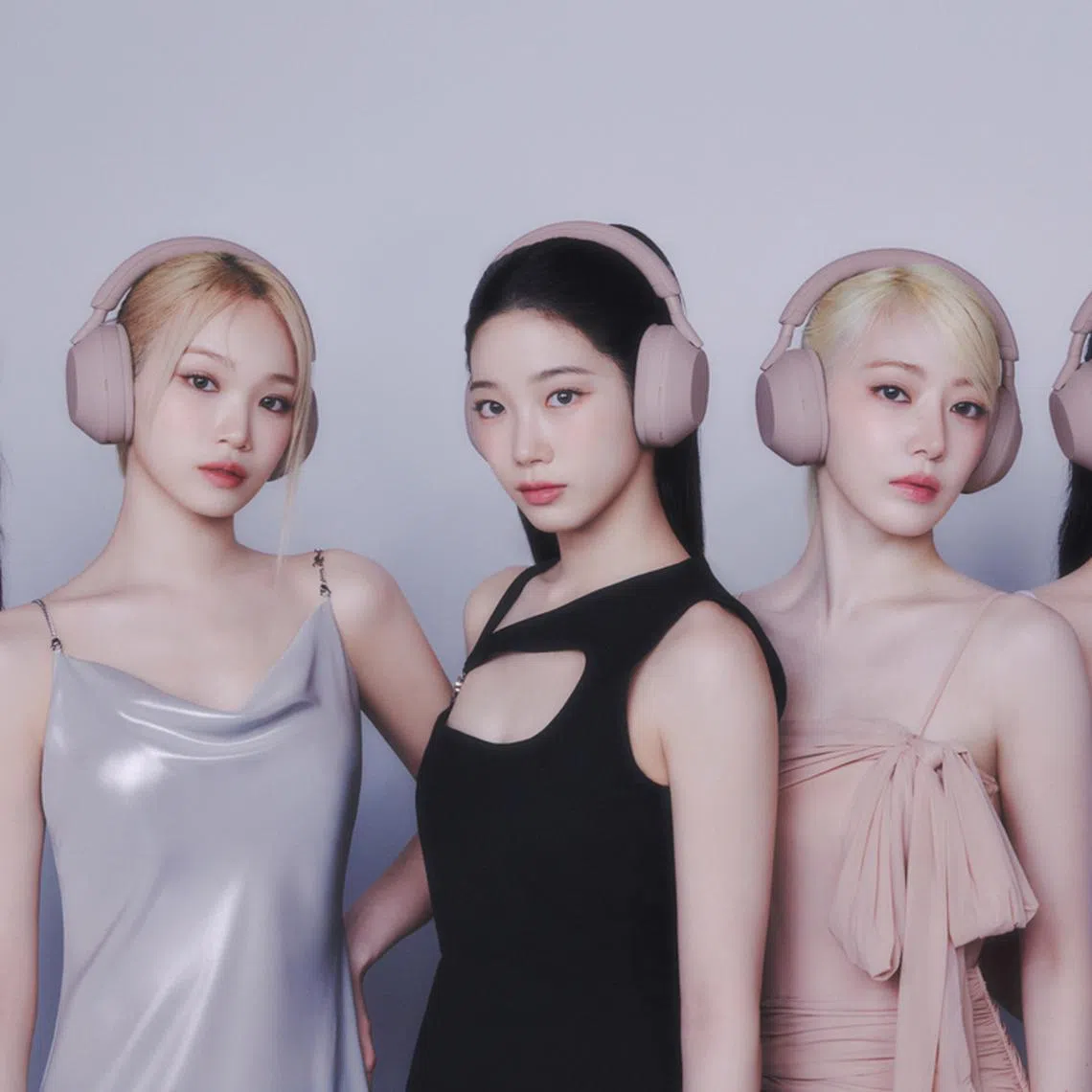 SONY WF-1000XM5 × LE SSERAFIM Smoky Pink Sony WF-1000XM5 & WH-1000XM5 available in smoky pink colour