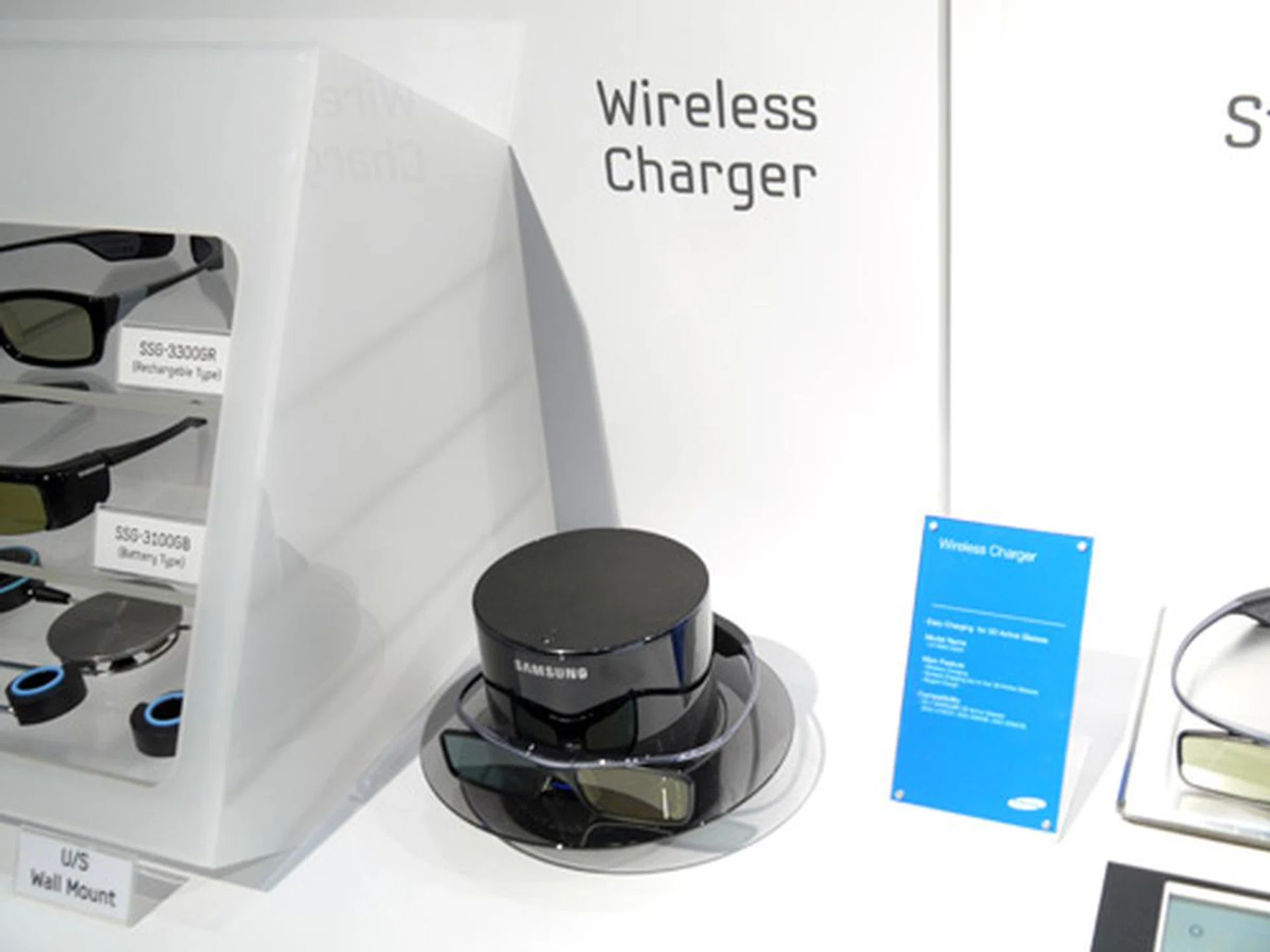 Here's something really nifty, the SWC1000A. Designed like a top hat, the wireless charger enables you to charge up to four pairs of active-shutter glasses at one go. The SWC1000A is part of Samsung's so-called "Total 3D Solution".