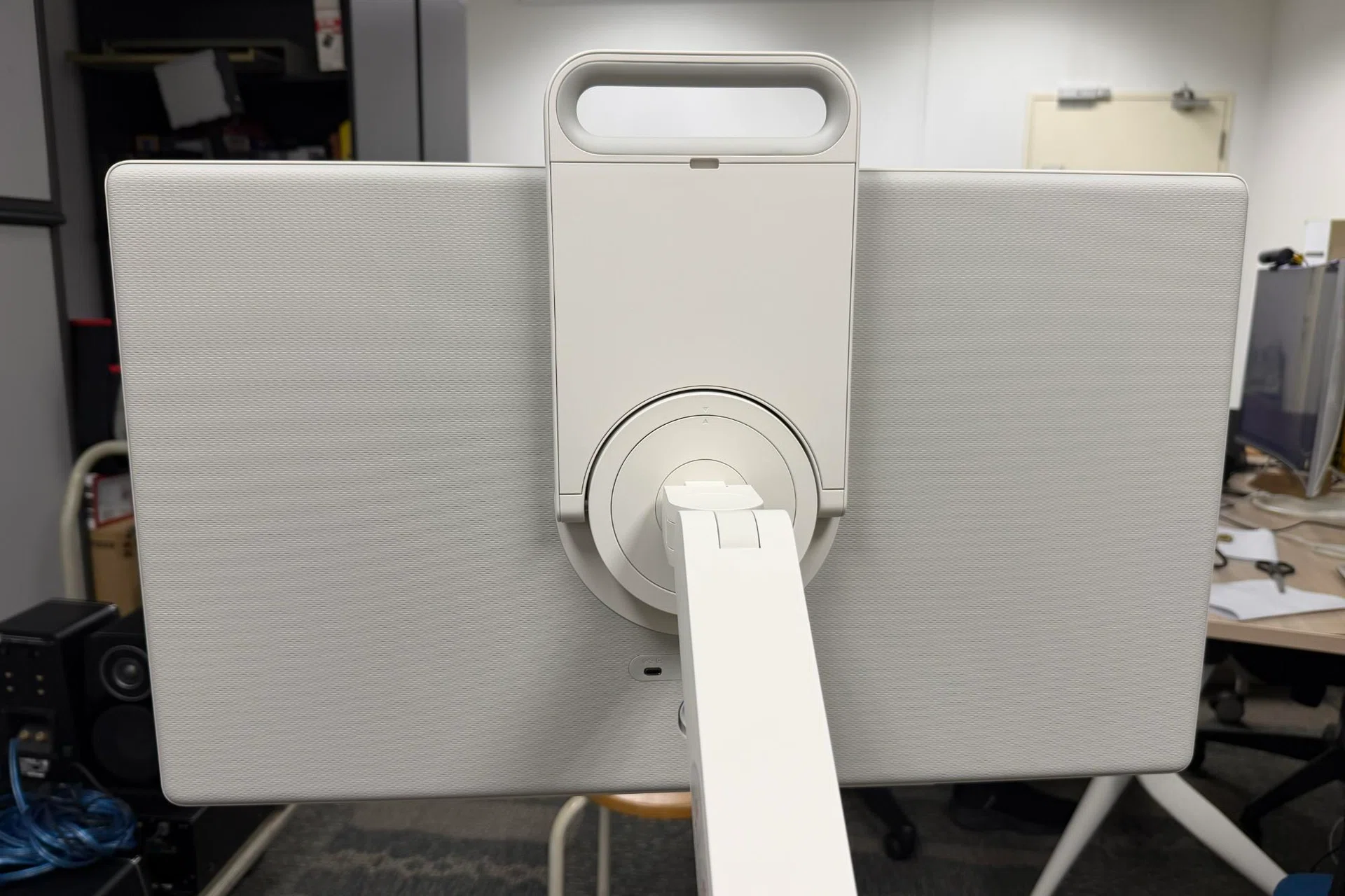 The handle when mounted.