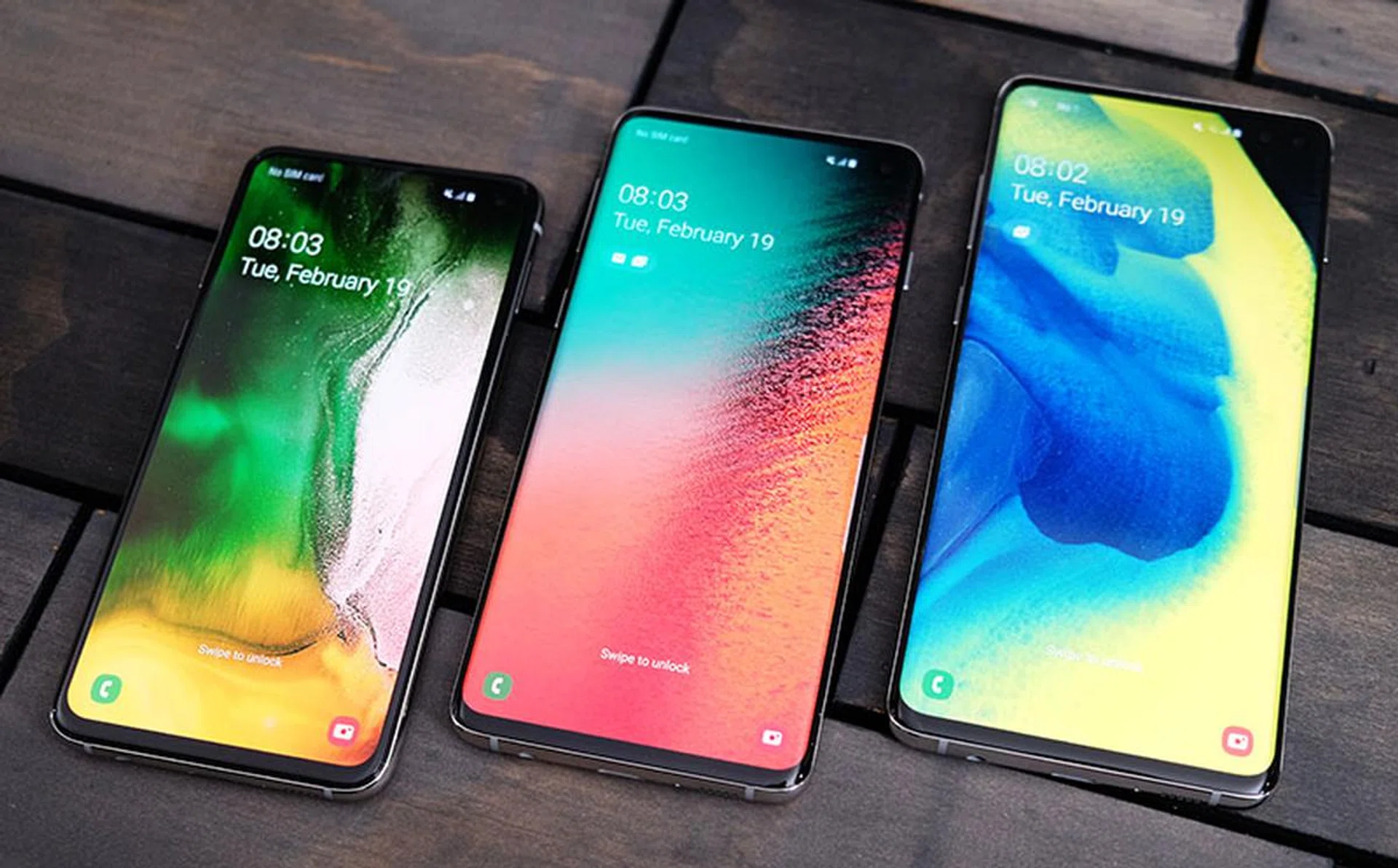 From left to right: Galaxy S10e, Galaxy S10, Galaxy S10+ (S10 5G not pictured).
