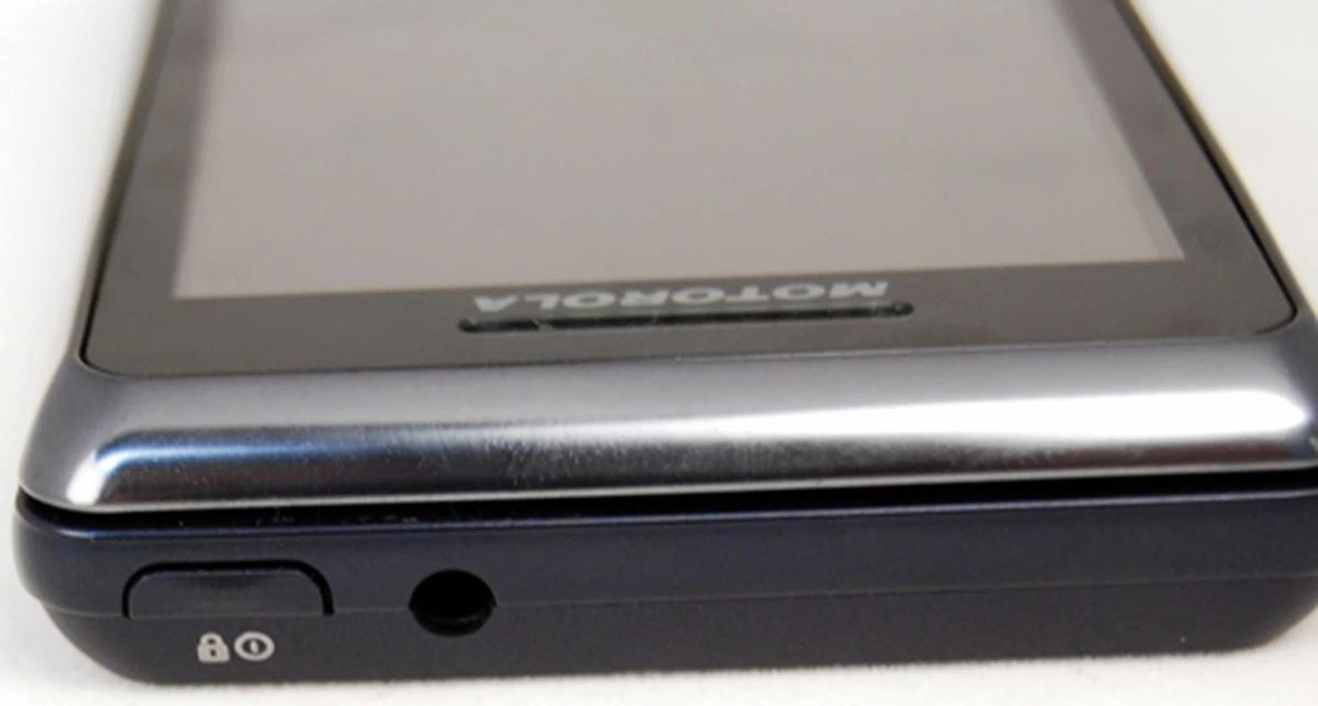 The Power / Screen lock button and 3.5mm audio jack are located on the top right hand corner of the phone.