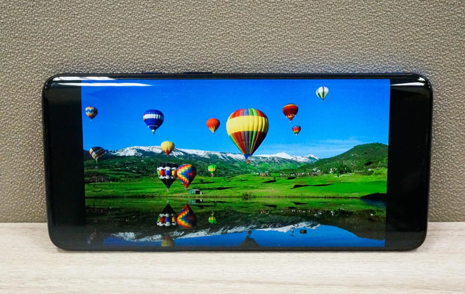 No camera notch to interrupt the display here.