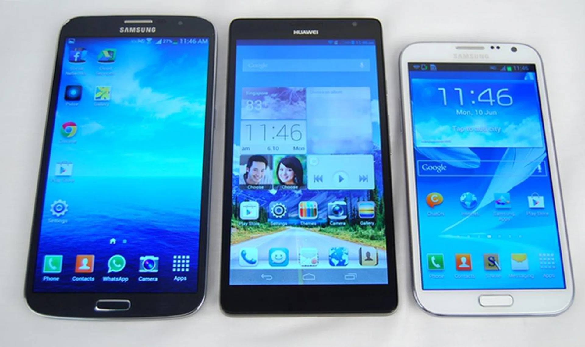 From left to right: Samsung Galaxy Mega with LTE, Huawei Ascend Mate and Samsung Galaxy Note II.