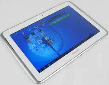 If not for the color difference in the bezel and frame, the Samsung Galaxy Note 10.1 can be easily mistaken for the Galaxy Tab 2 (10.1).