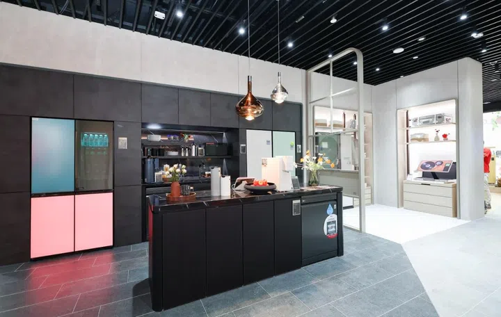 The LG MoodUP InstaView refrigerator lets you see what's inside before you open a door. Image source: LG.