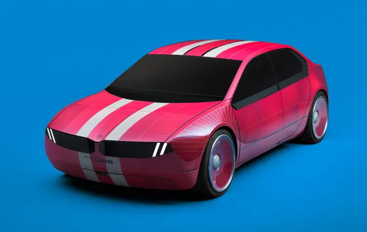 The body panel changes colour. (Image source: BMW)