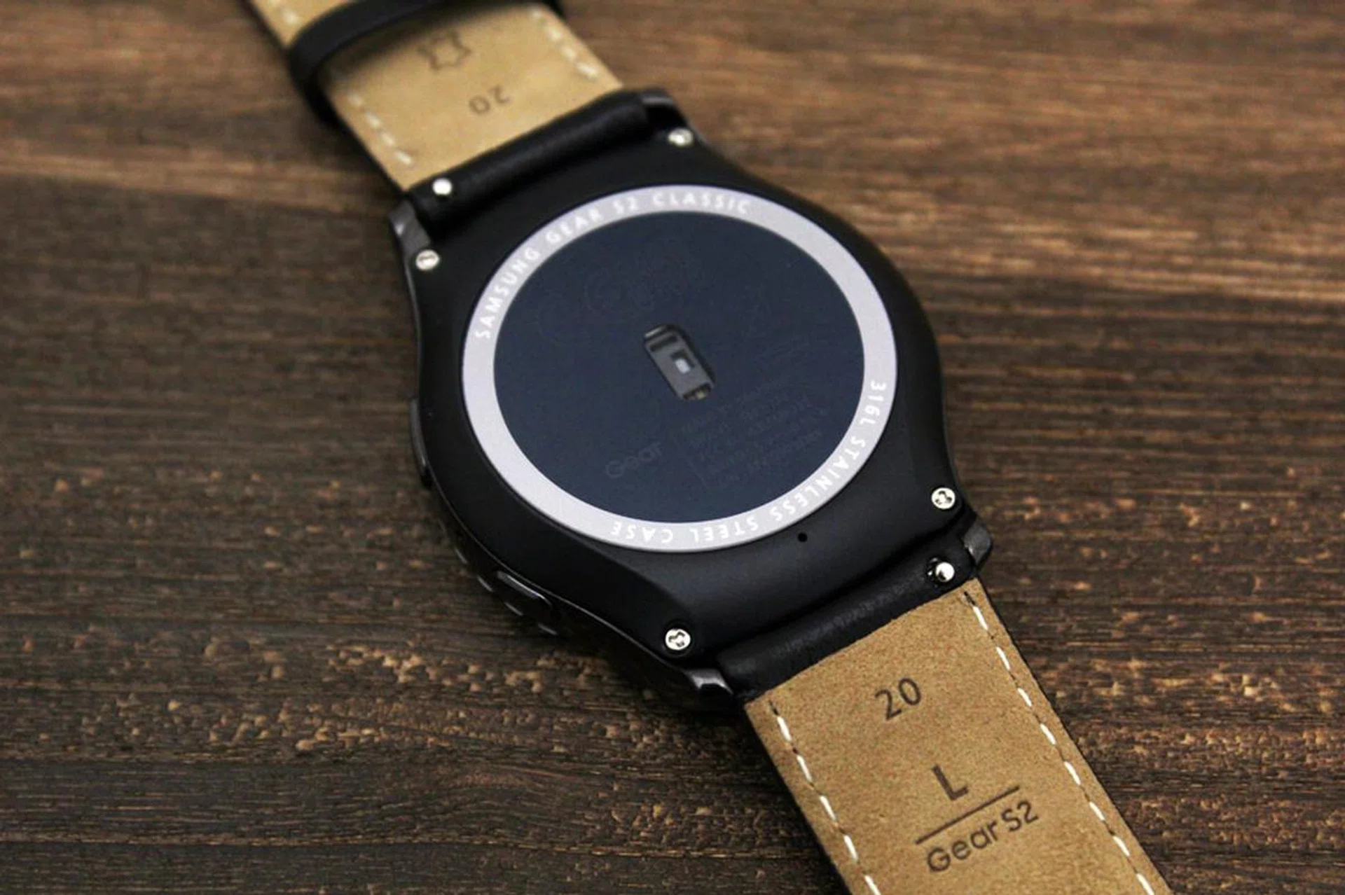 You can replace the strap on the Classic with any 20mm watch strap.