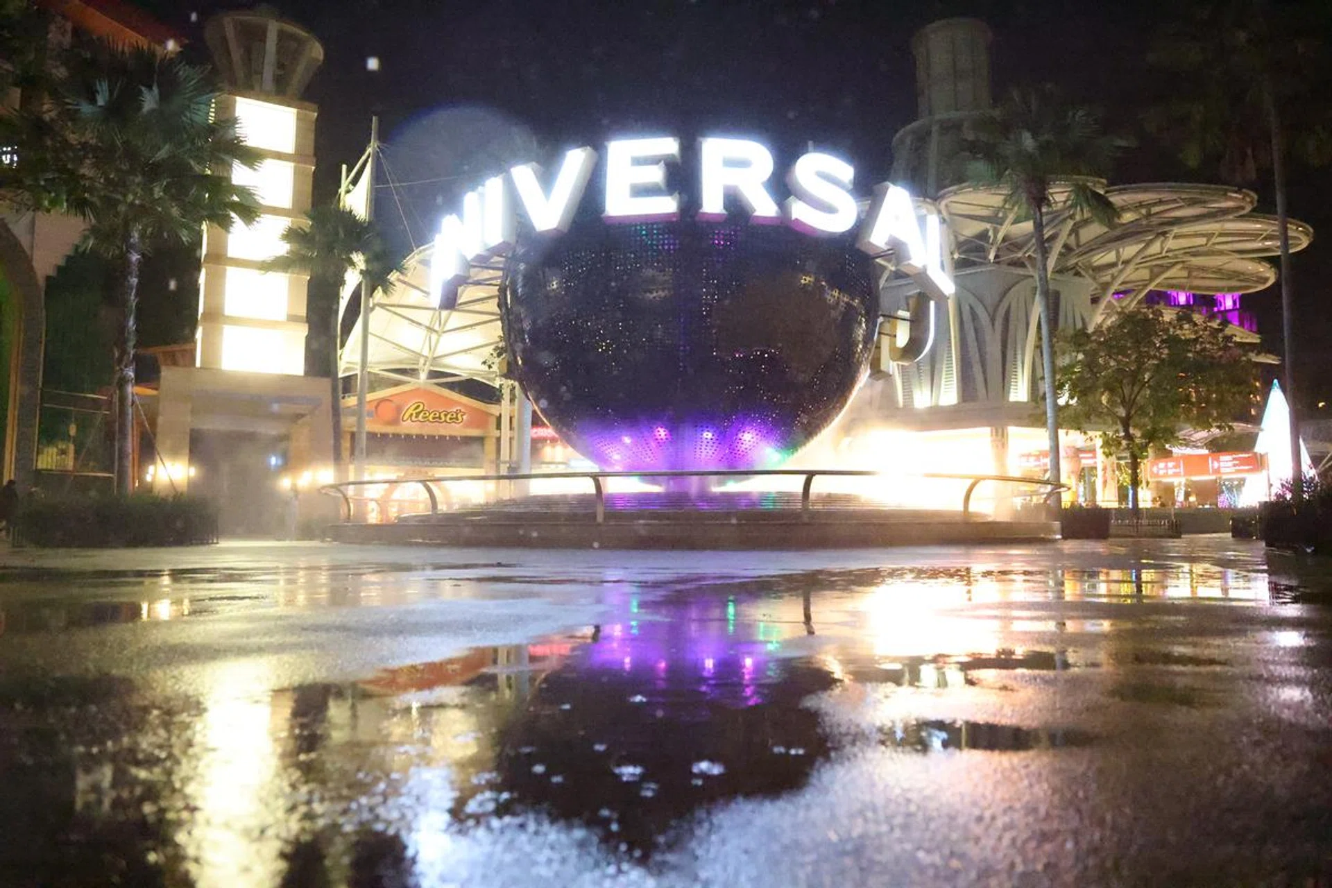 You can see the loss of details due to the vast amount of chromatic noise artefacts at ISO 102400. Shooting info: 24mm at f/4, 1/800s, ISO 102400. Photo: HWZ (Click to see image in full resolution)