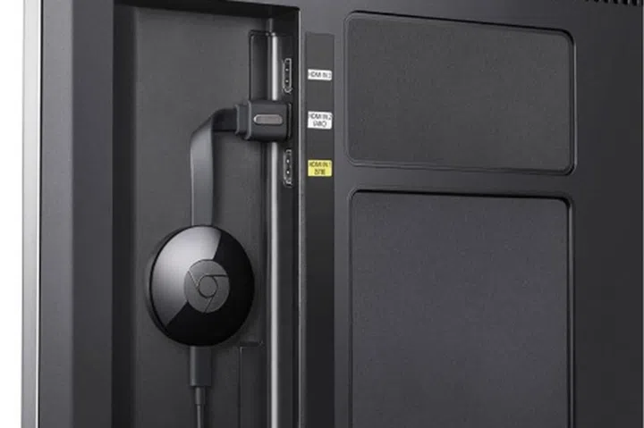 A look at how the new flexible HDMI arm works. (Image Source: Walmart)