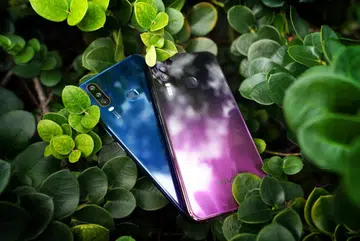 The Vivo Y17 comes in two color options: mystic purple and mineral blue.