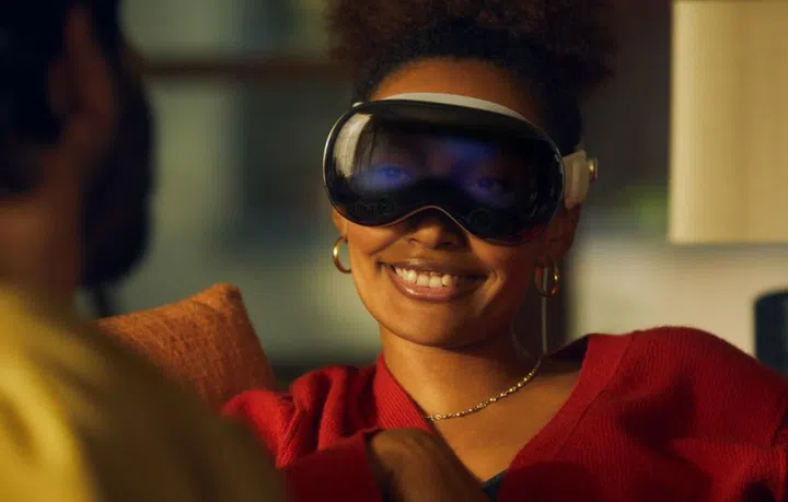 Apple reportedly shifted resources to develop a more affordable Vision Pro while putting the work on hold for the Vision Pro 2. (Image source: Apple)
